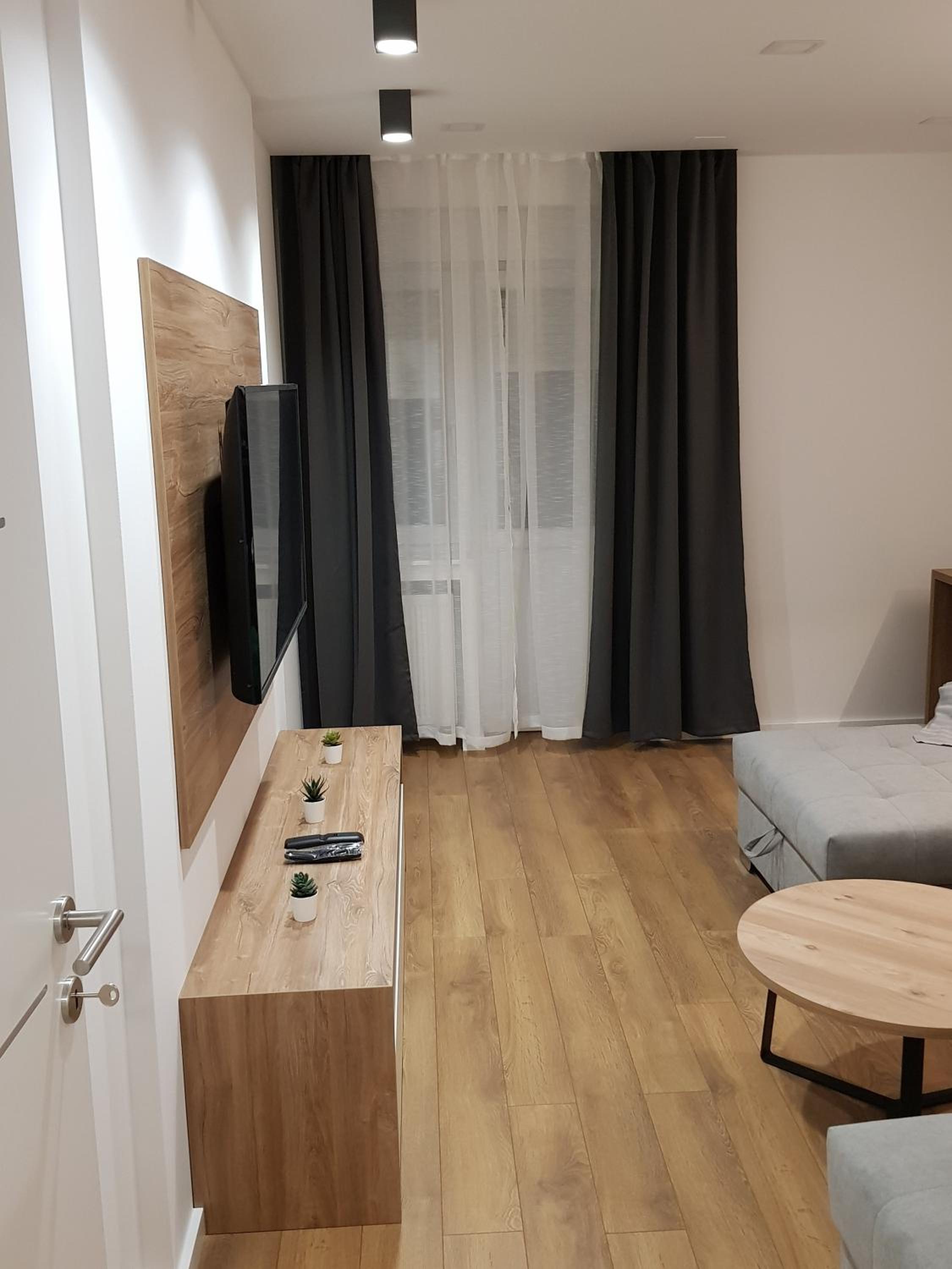 One-Bedroom Apartment - Photo 9