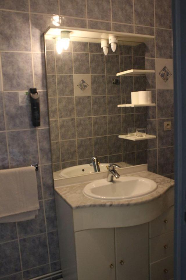 Double Room - Photo 13