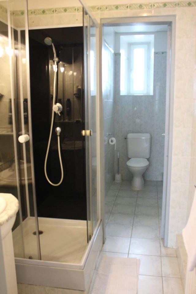 Double Room - Photo 11