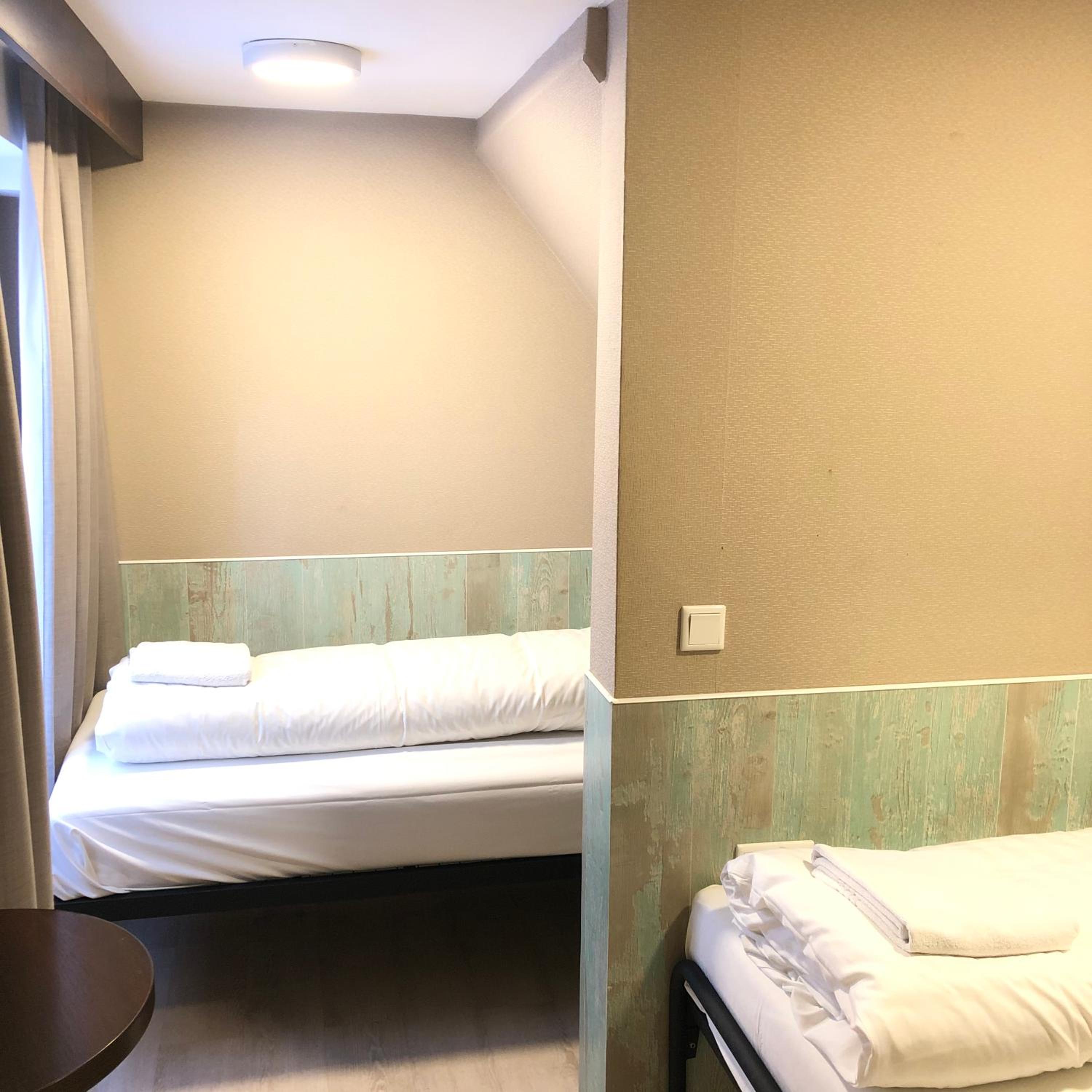 Twin Room with Private Bathroom thumbnail 6