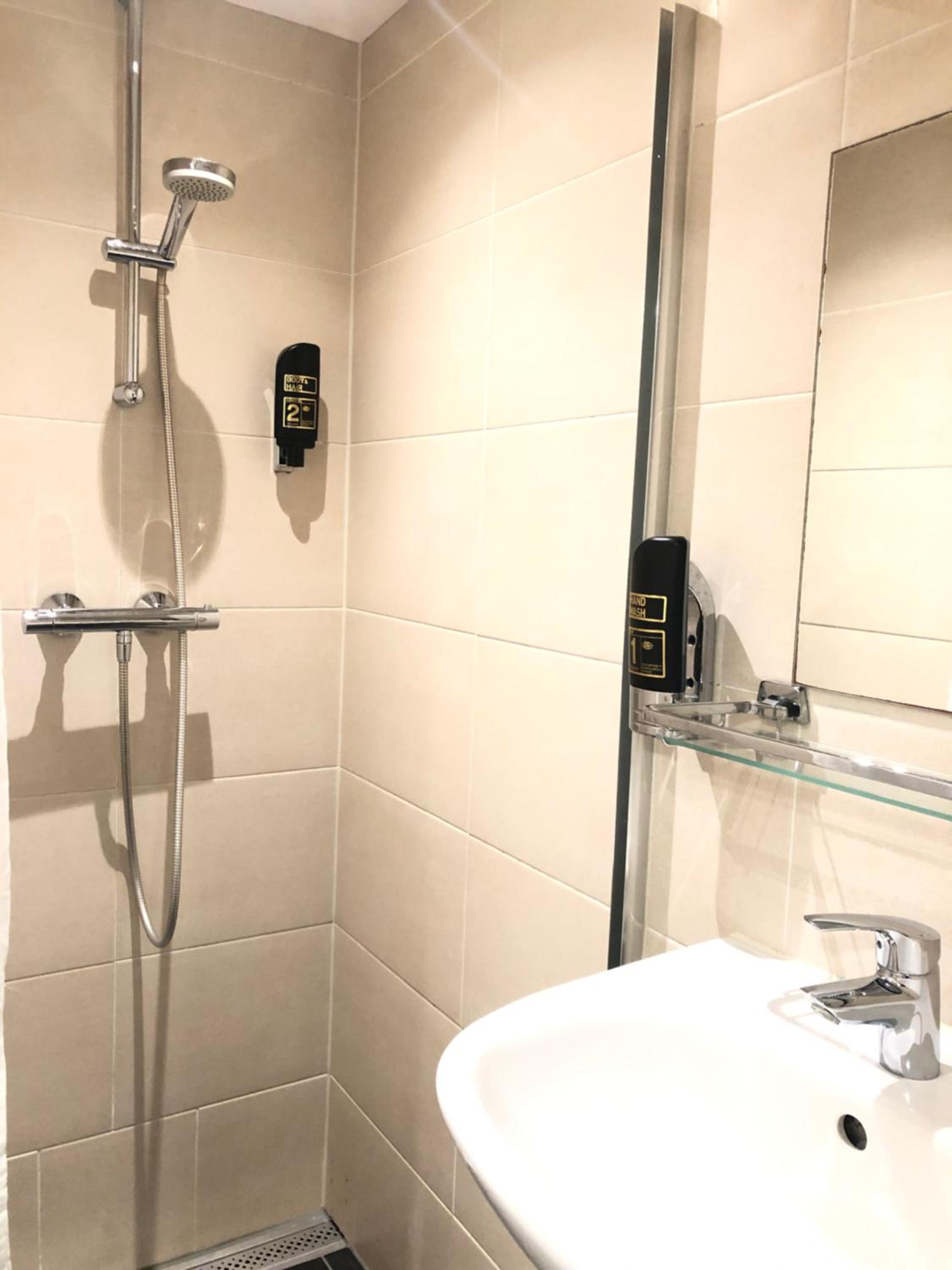 Twin Room with Private Bathroom