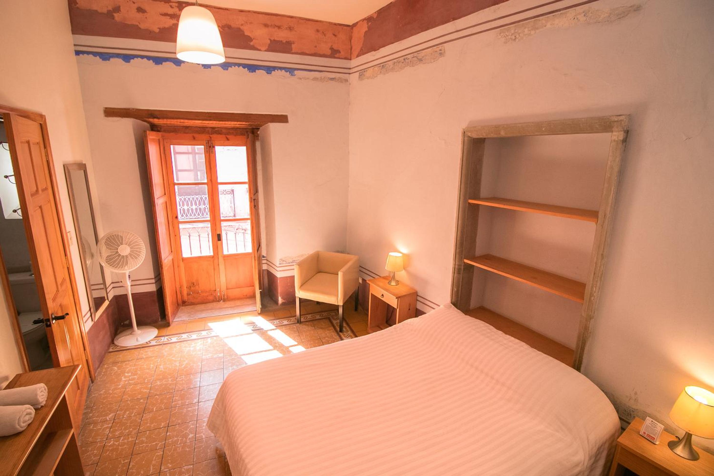 Queen Room with Balcony photo 3