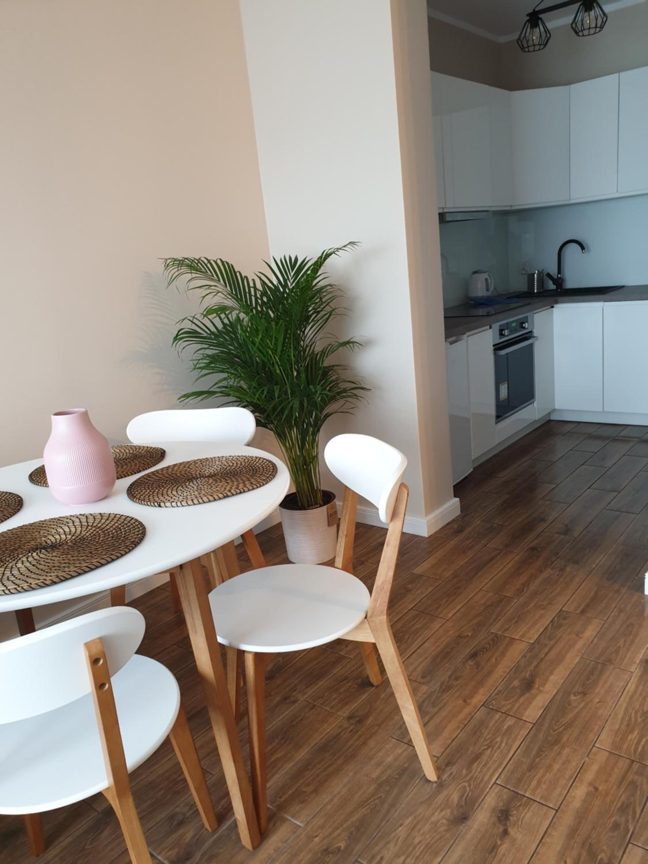 Apartment with Balcony photo 3