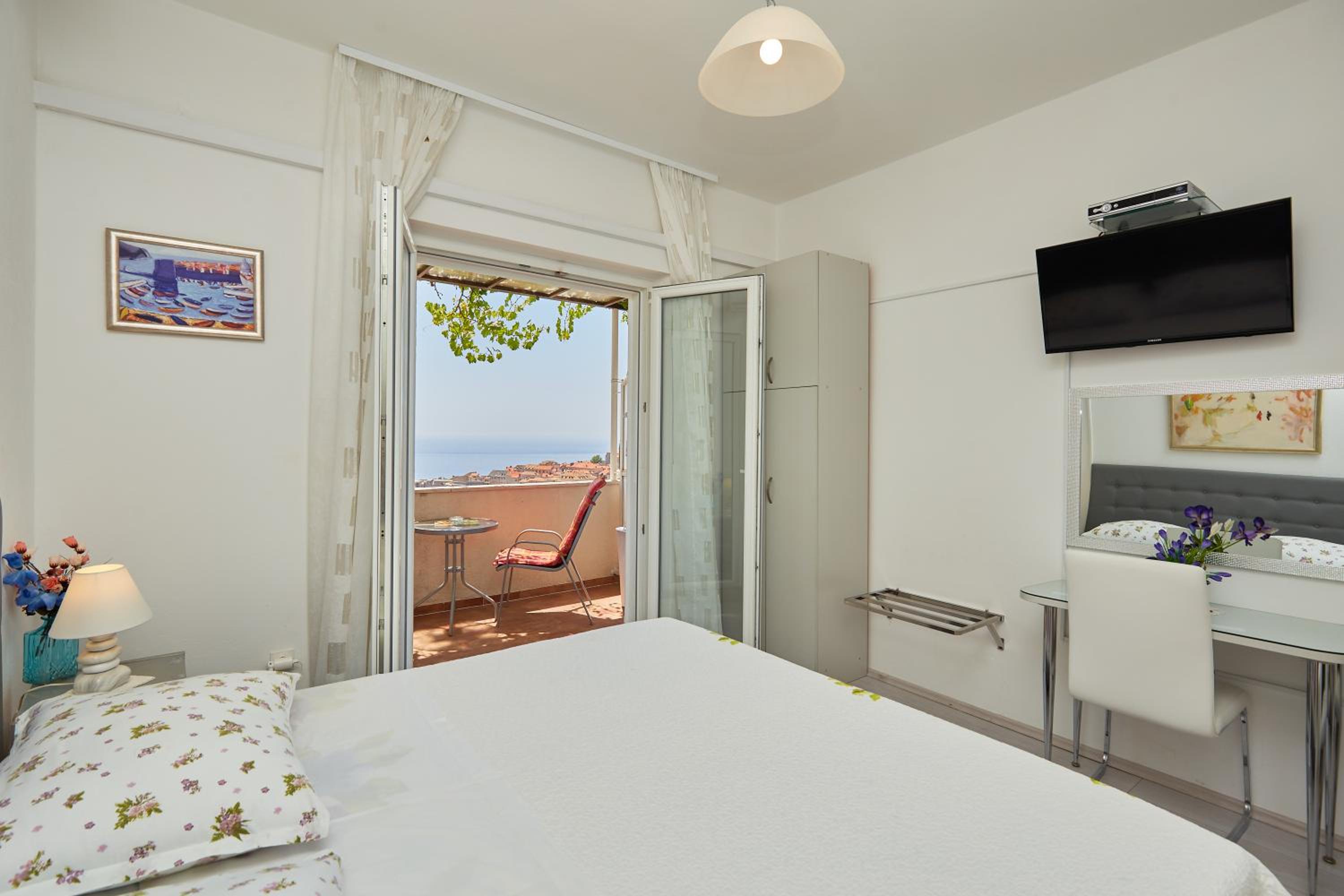 Studio with Balcony and Sea View