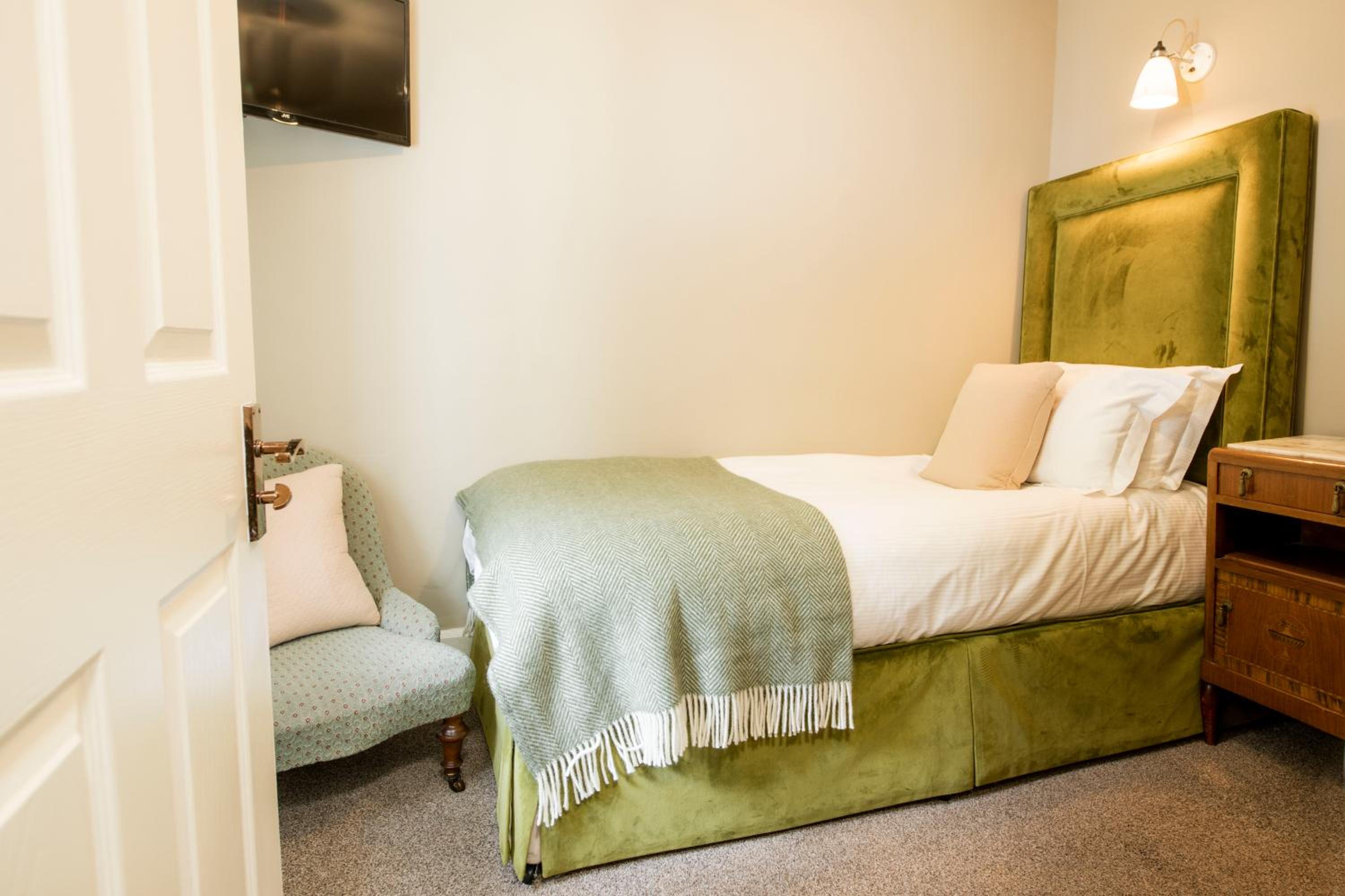 Standard Single Room with Shower