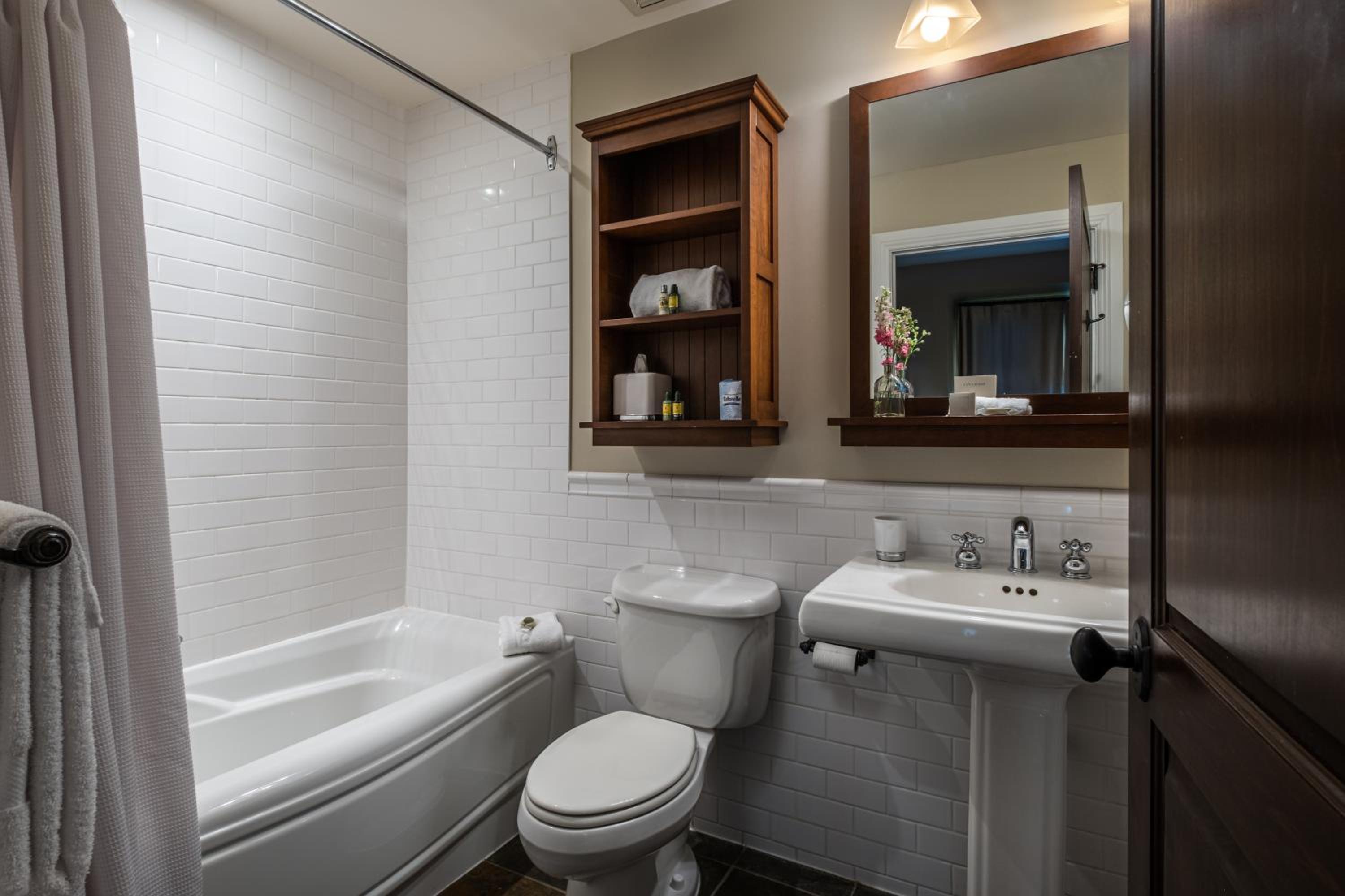 Two-Bedroom Family Suite - Photo 14