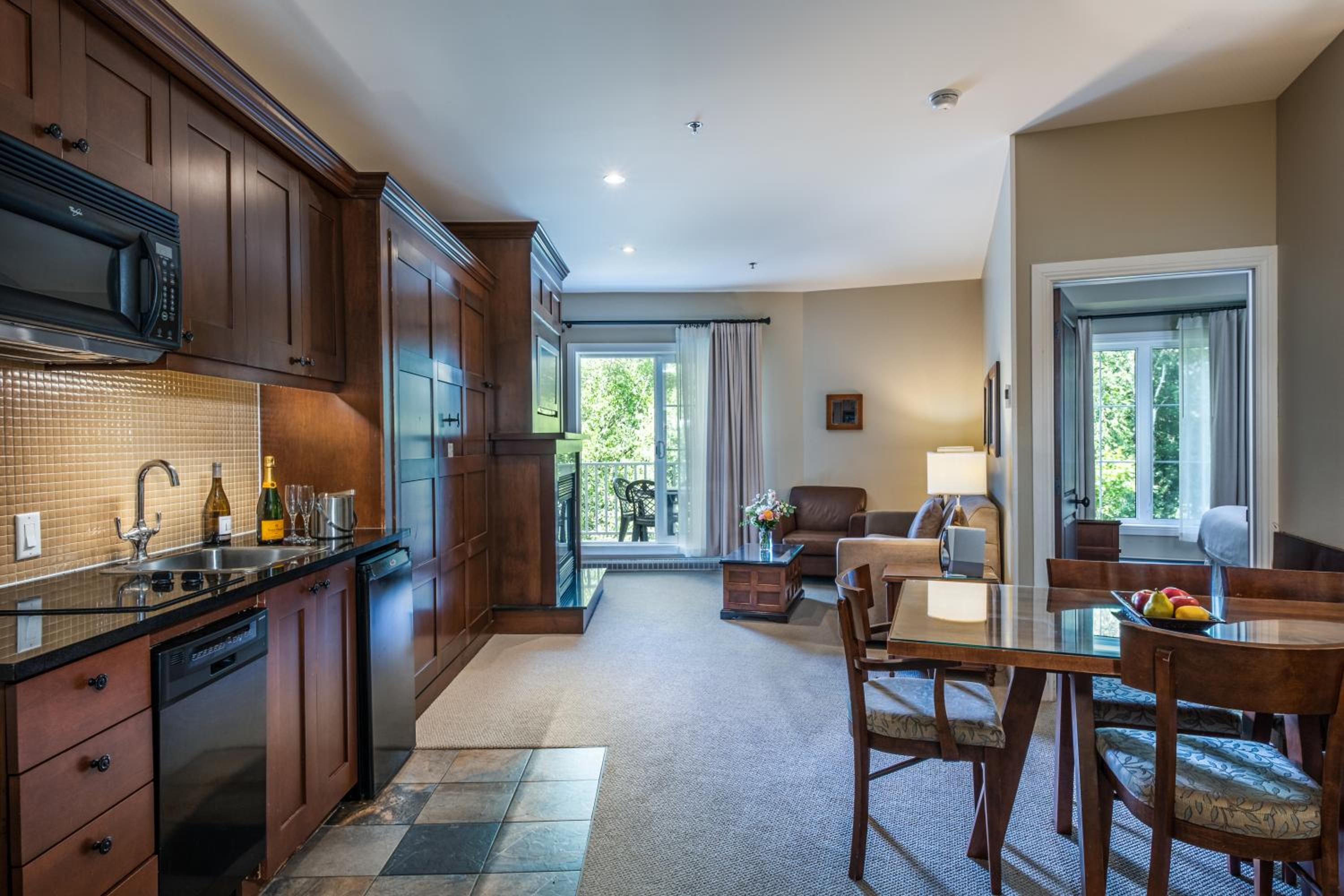Two-Bedroom Suite - Photo 3