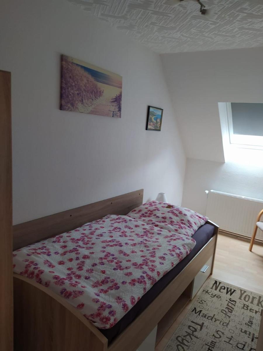 Three-Bedroom House photo 3