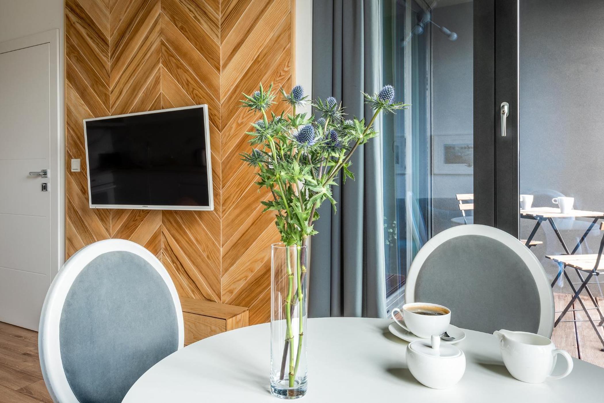 One-Bedroom Apartment with City View photo 2