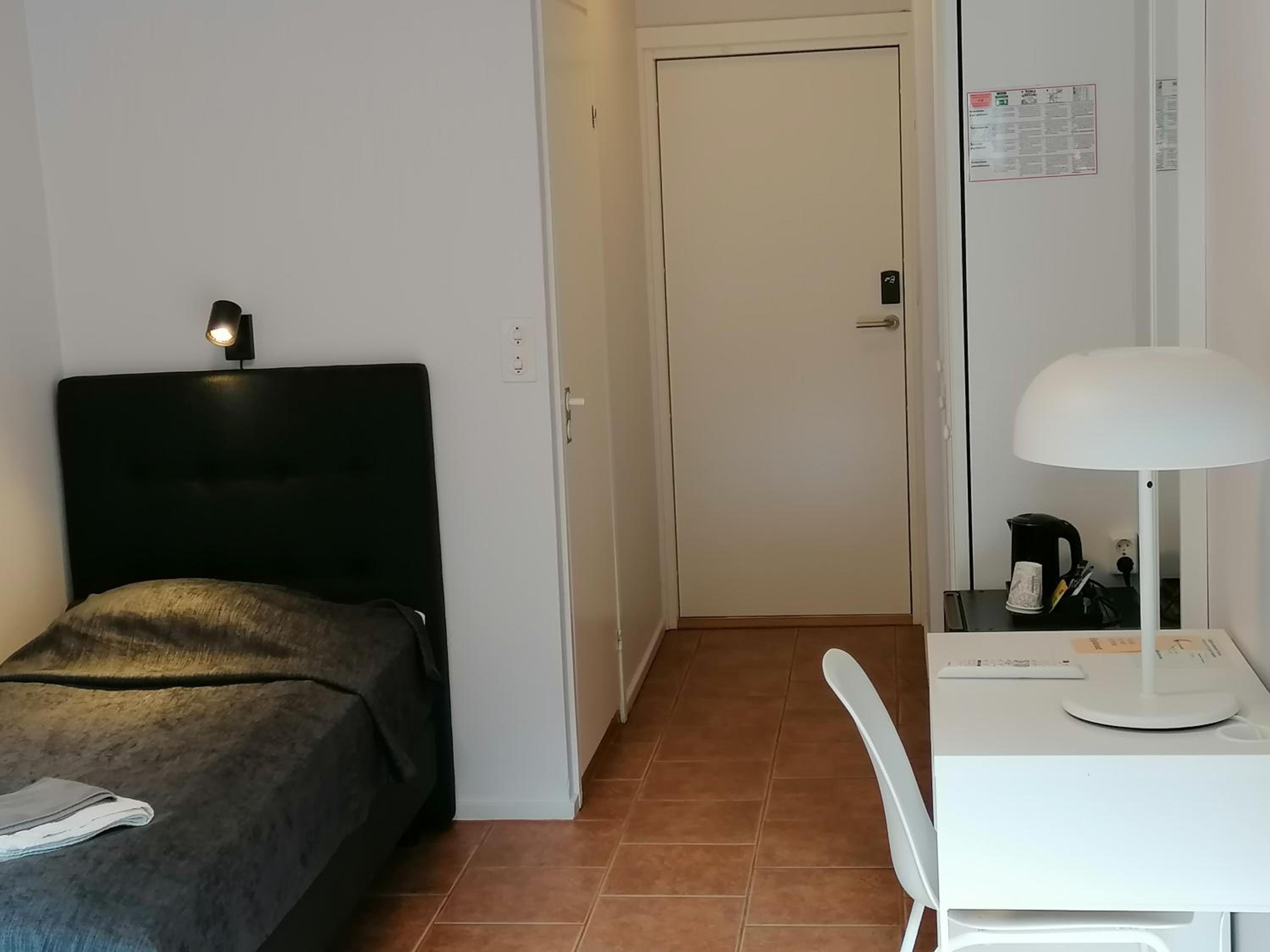 Single Room photo 2