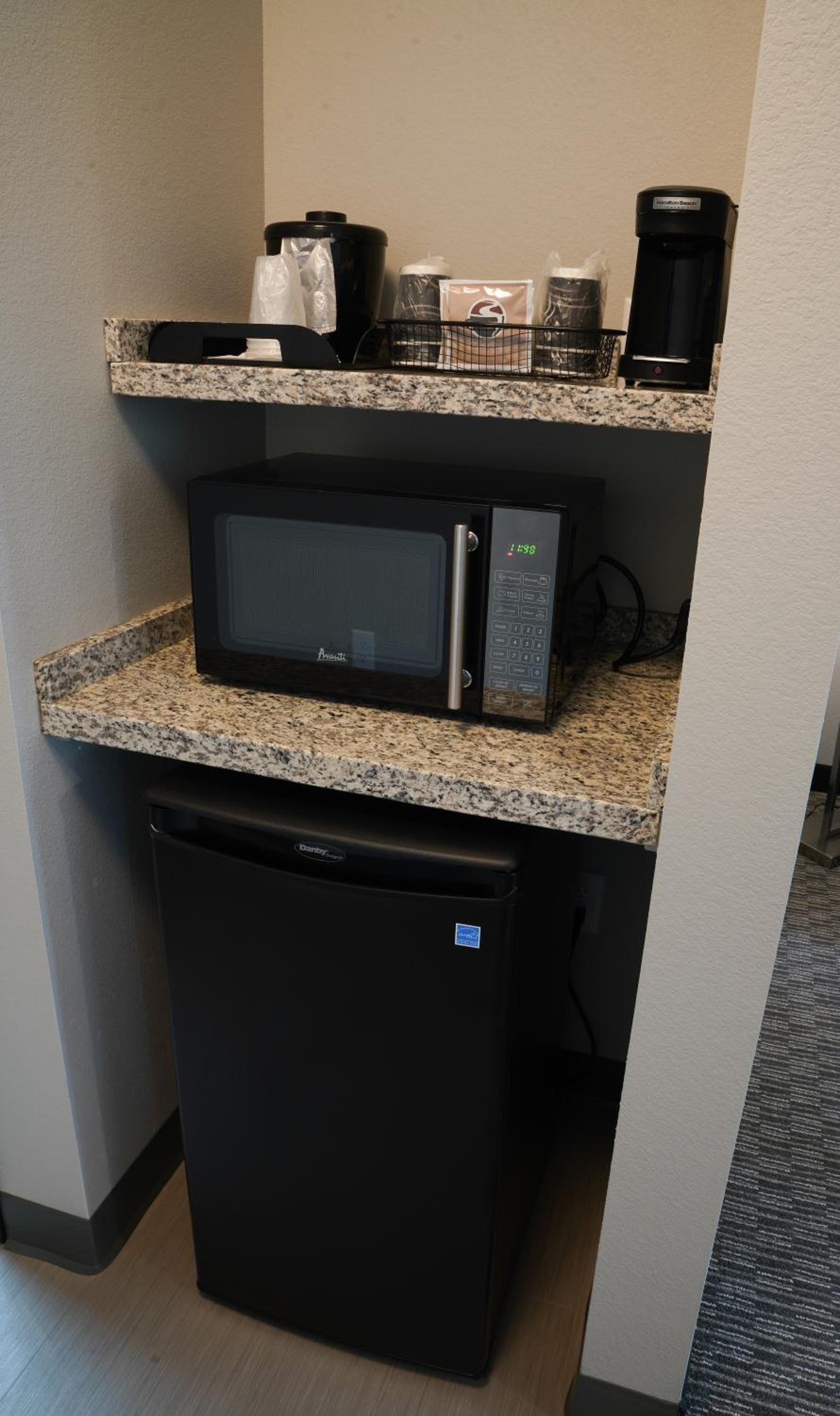 Brookstone Inn & Suites, Bild 4