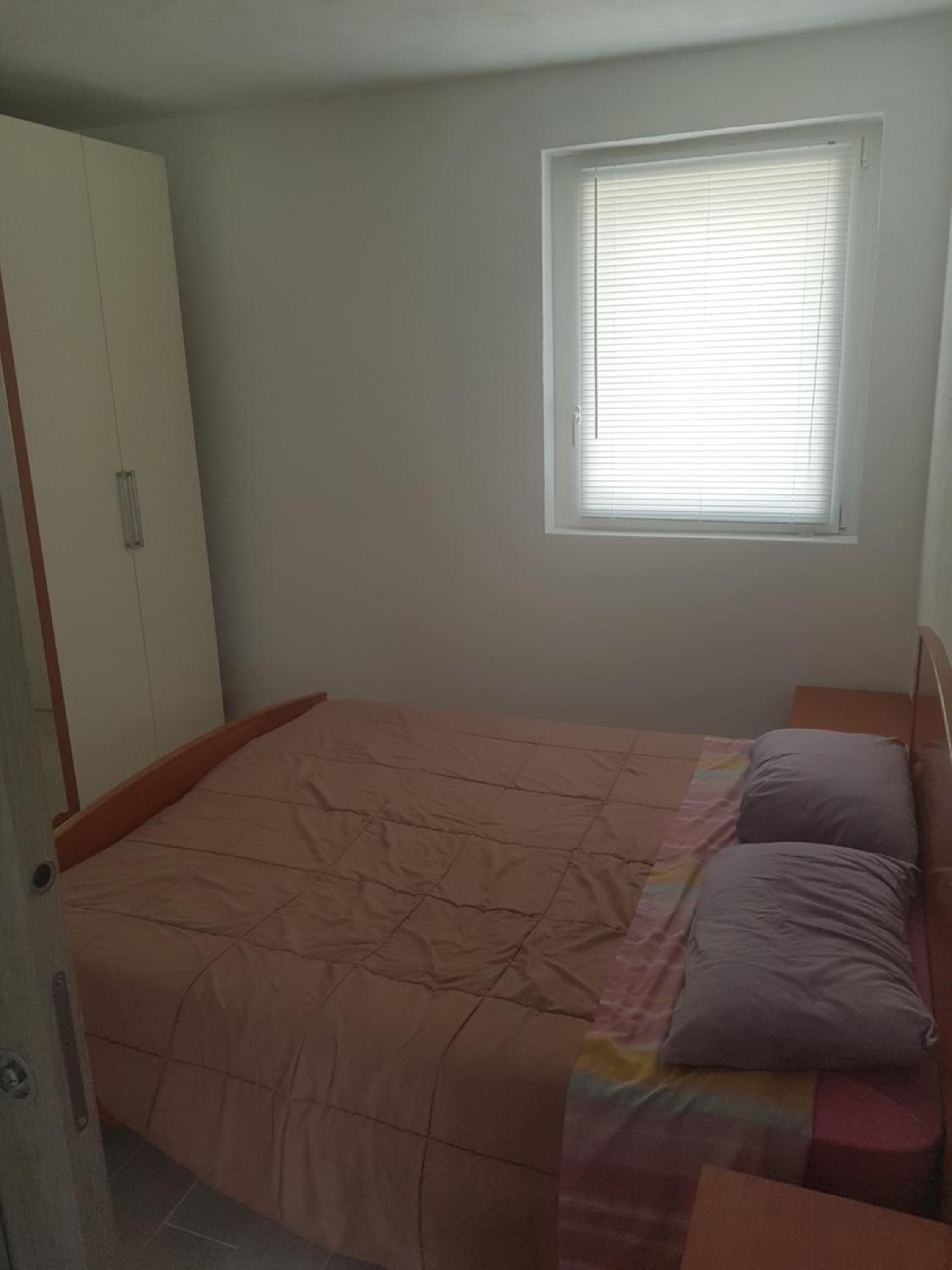 One-Bedroom Apartment - Photo 1