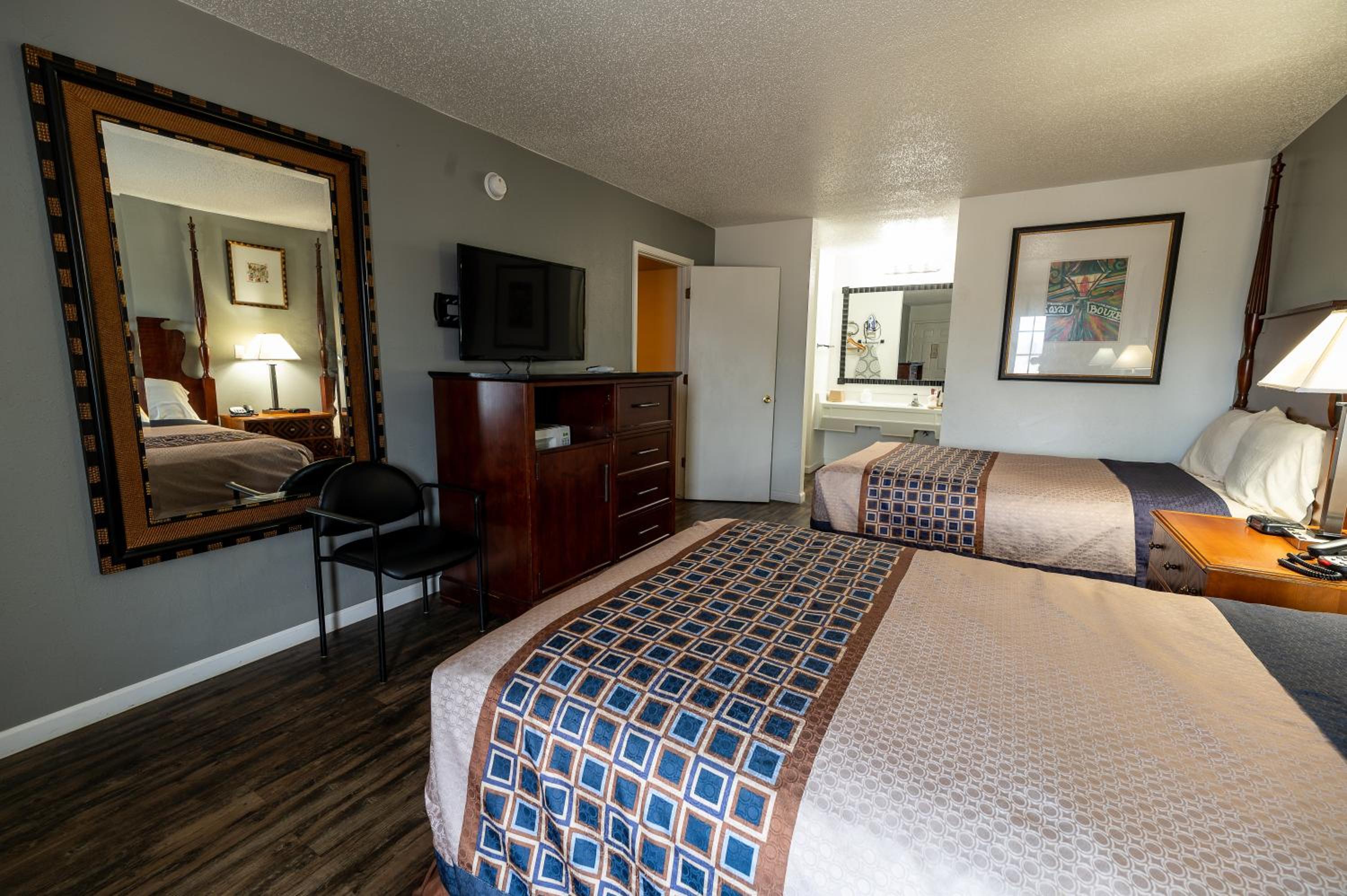 Standard Double Room - Photo 9