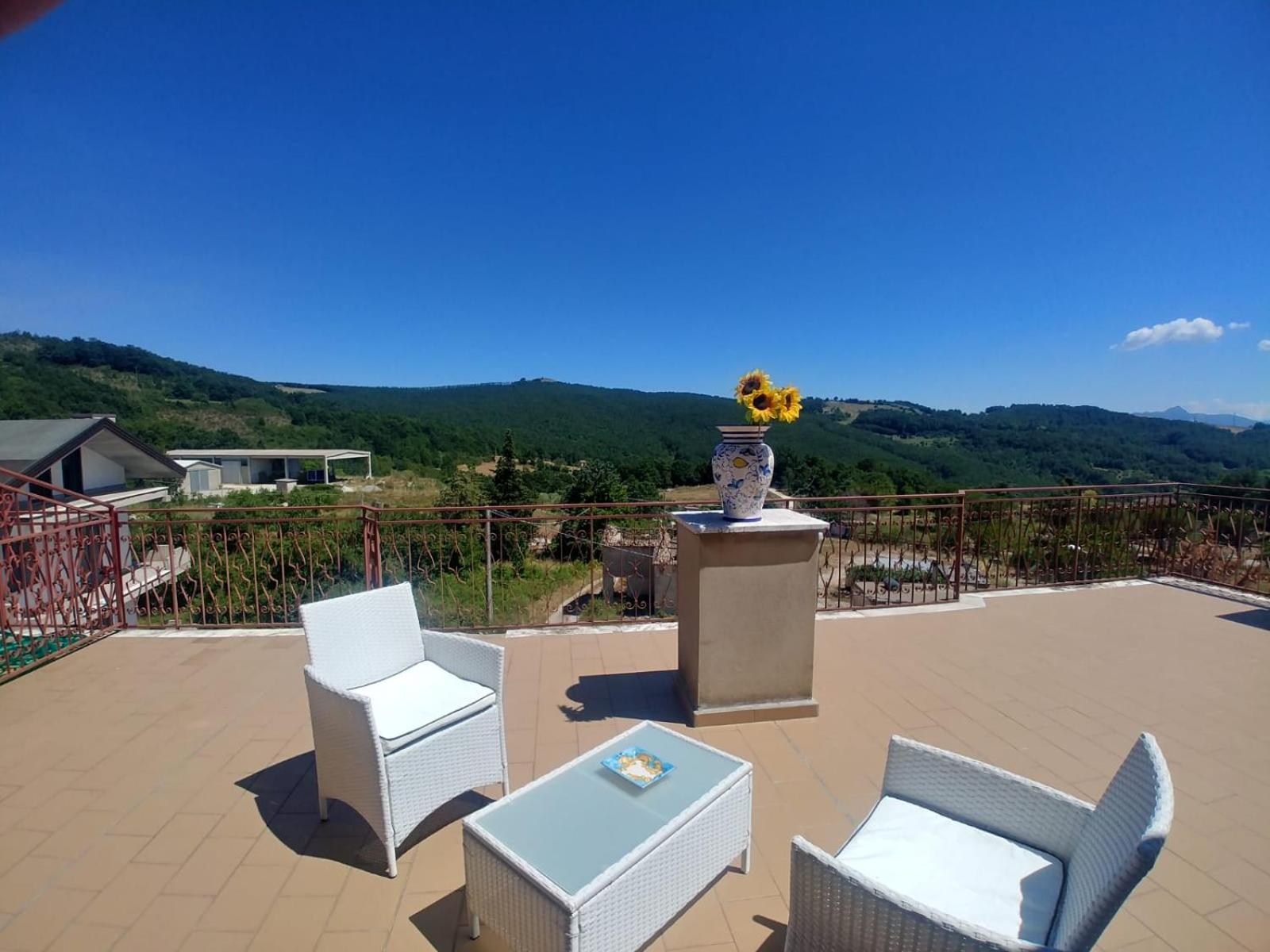 Apartment with Terrace - Photo 15