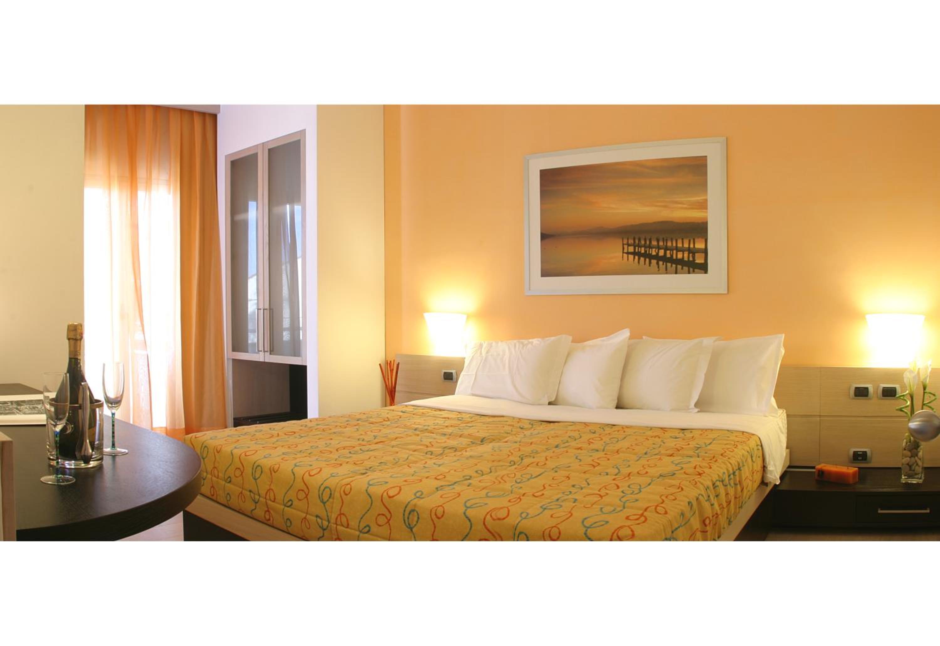 Double Room - Photo 6