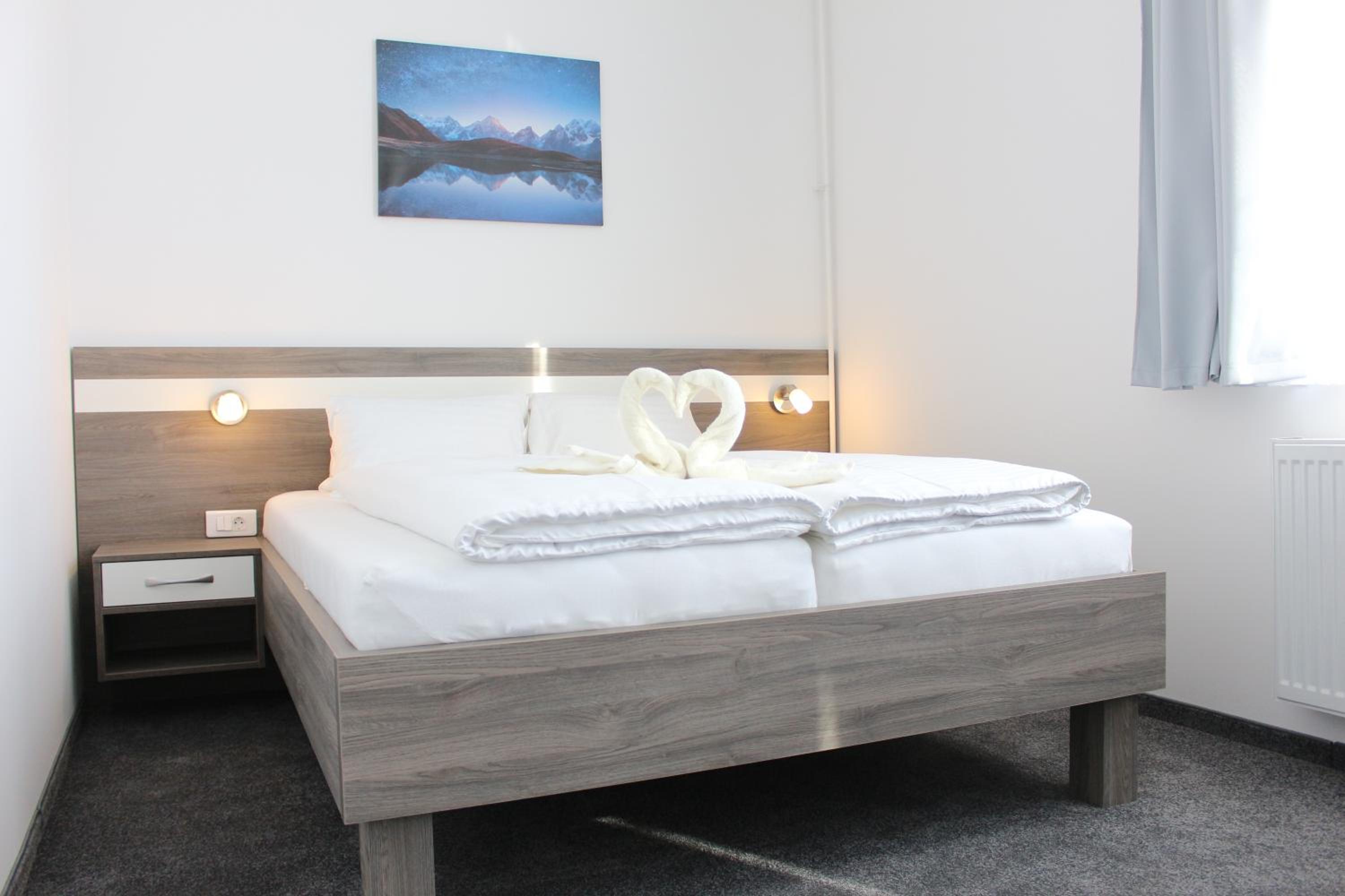 Deluxe King Room photo 1