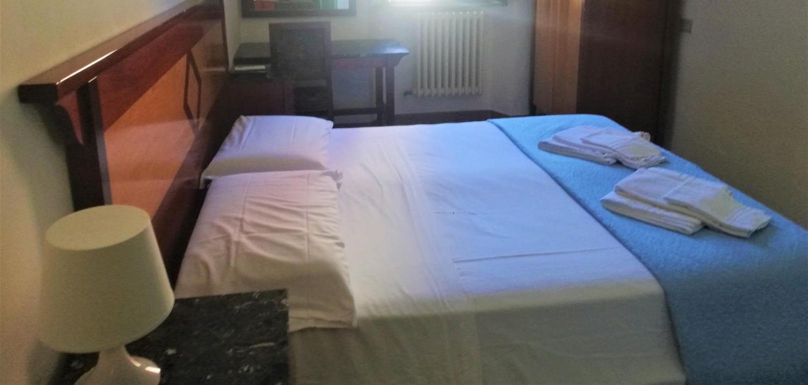 Economy Double Room photo 3
