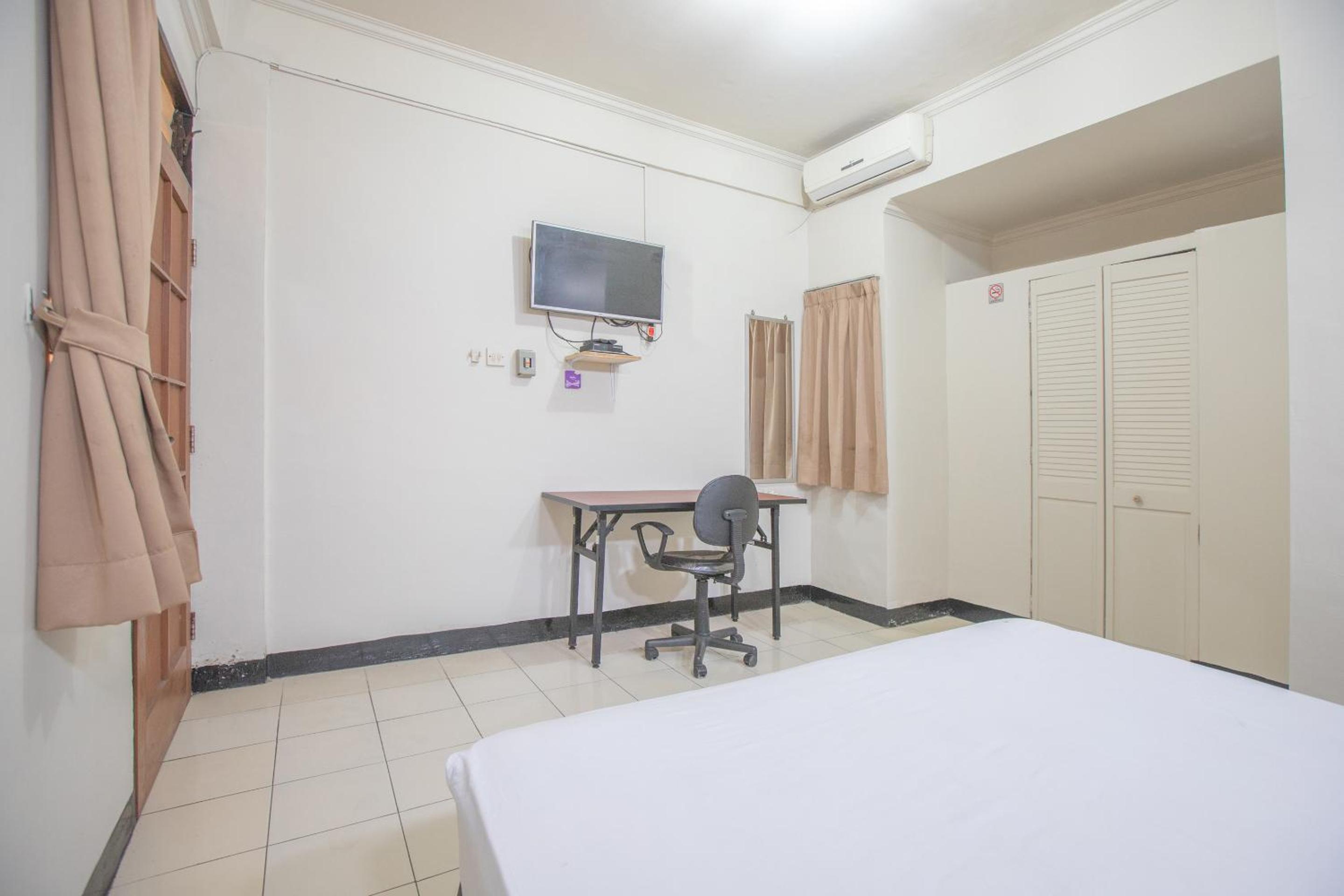 Budget Double Room - Photo 3