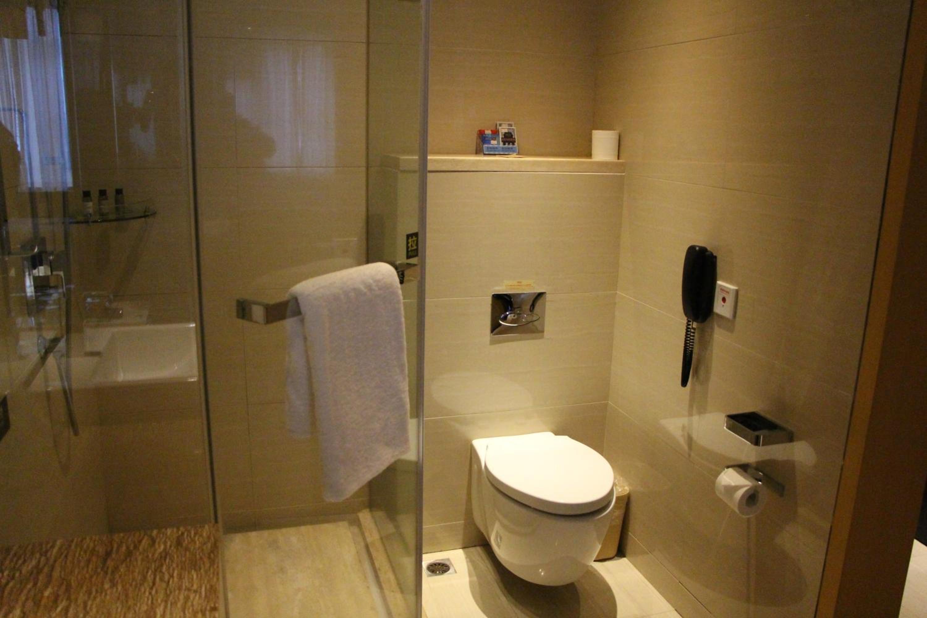 Deluxe Double Room with Balcony photo 3