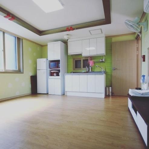 Family Room With Terrace photo 2