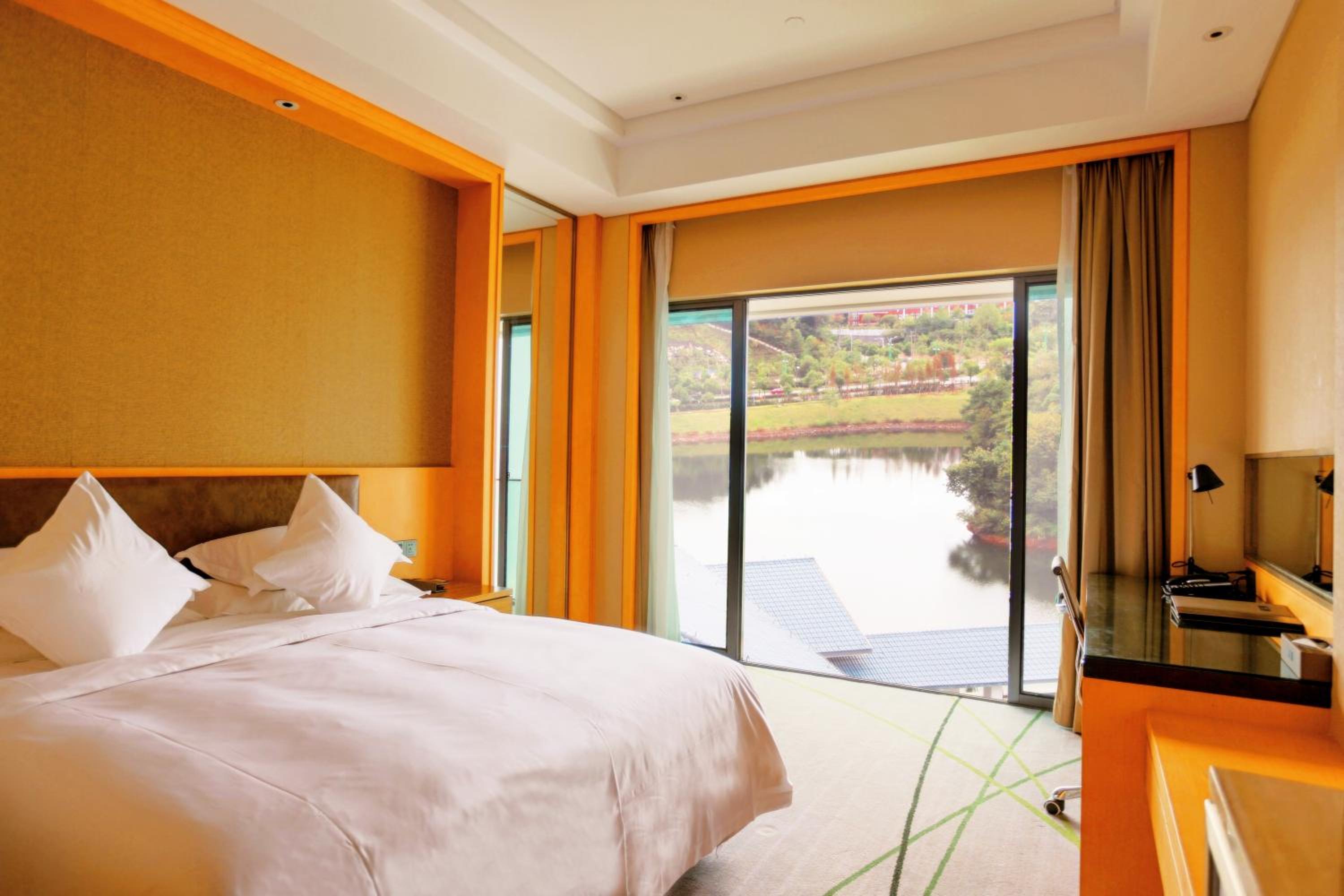 Double Room with Lake View photo 1