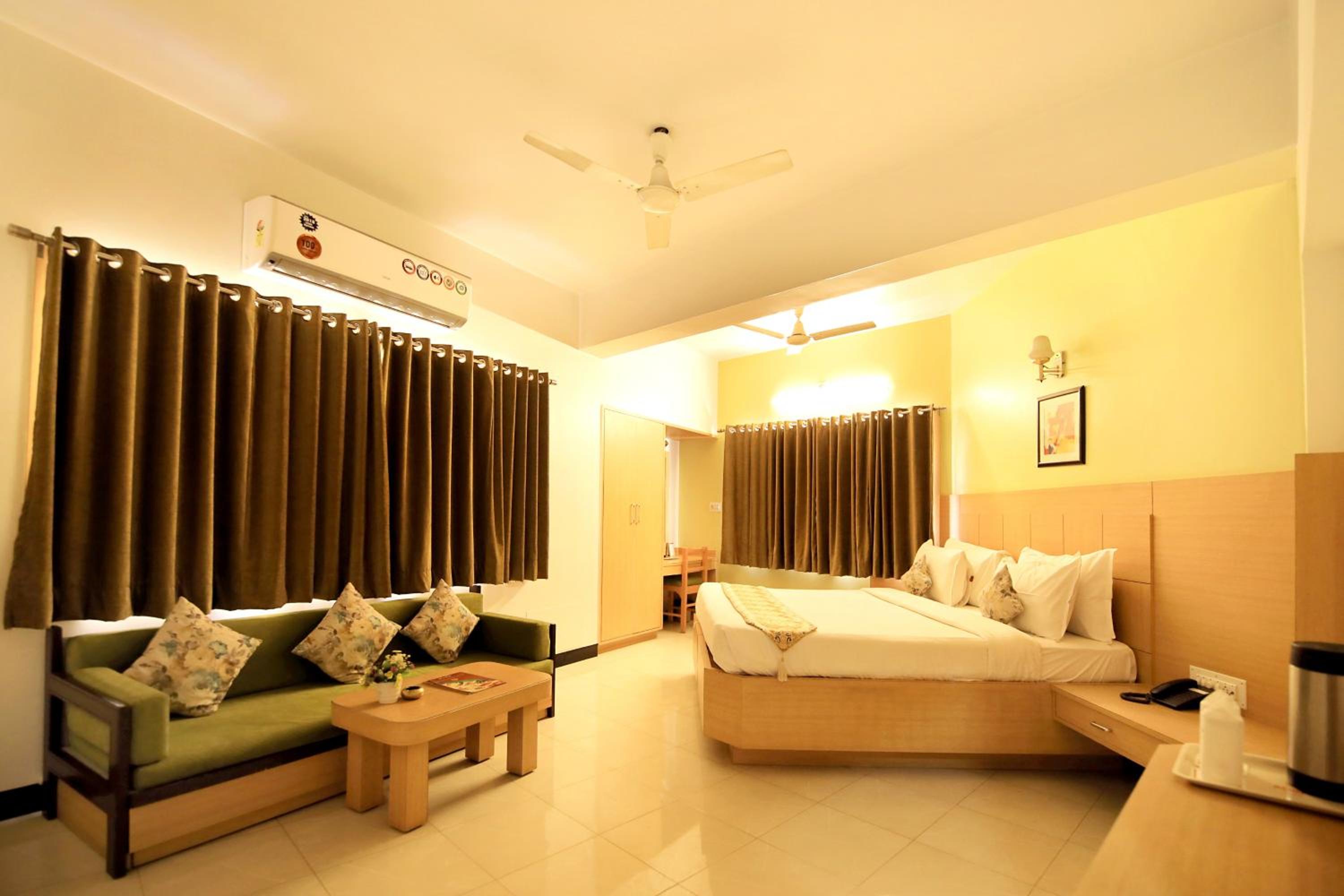 Deluxe Double or Twin Room - Photo 15