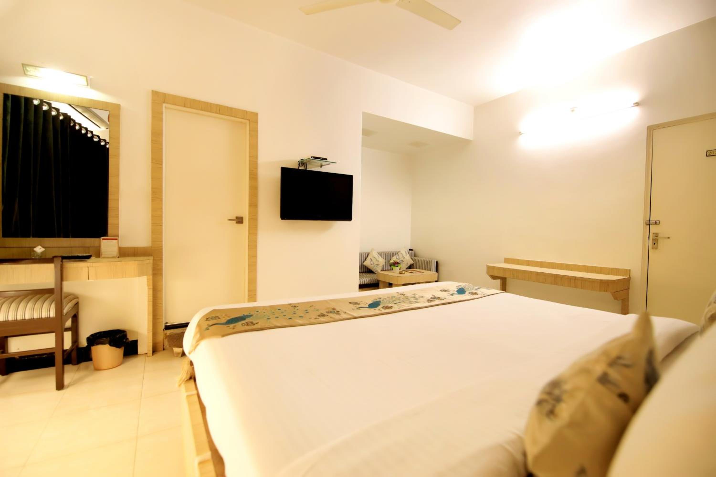Deluxe Double or Twin Room - Photo 4