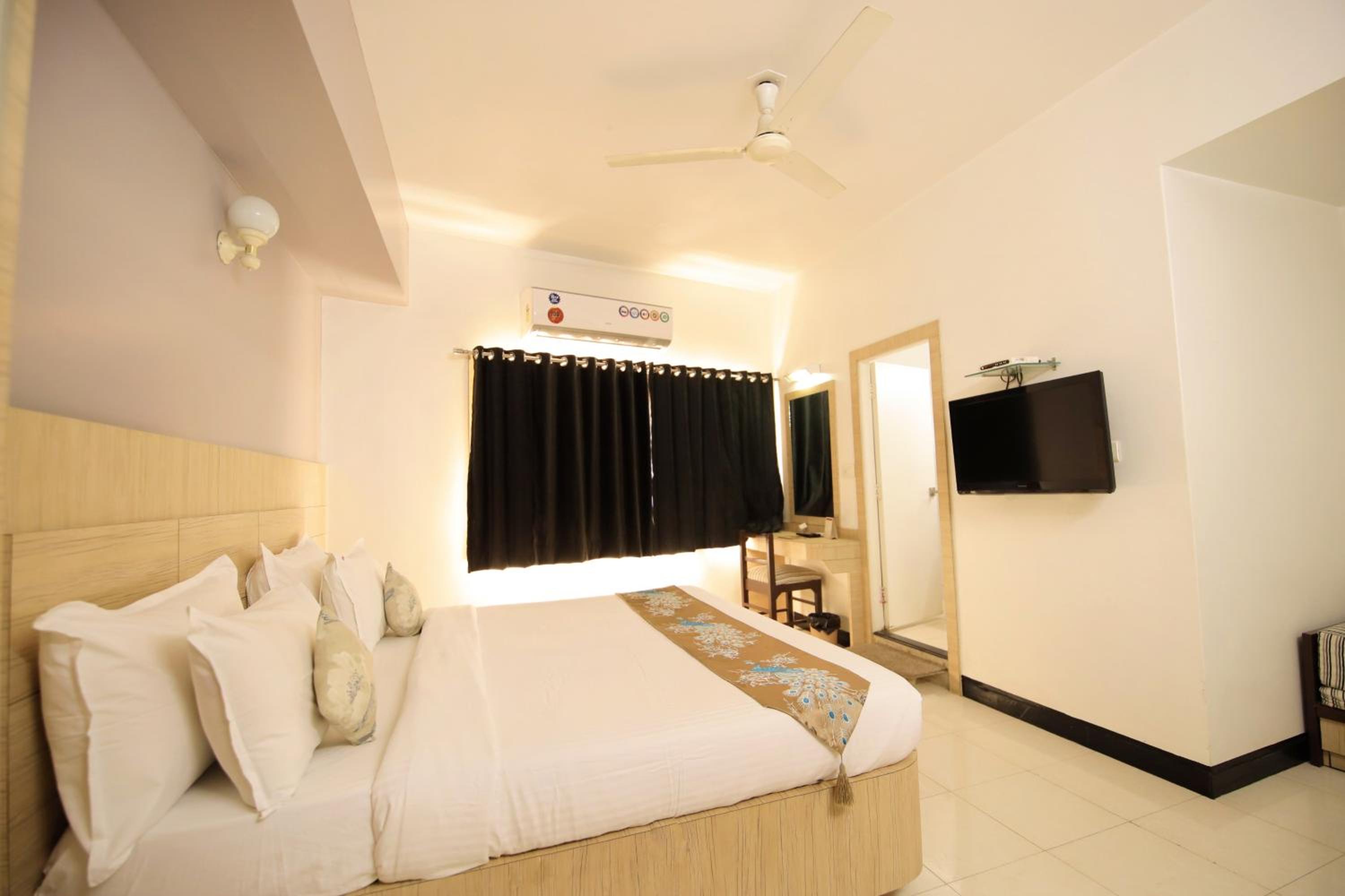 Deluxe Double or Twin Room - Photo 19