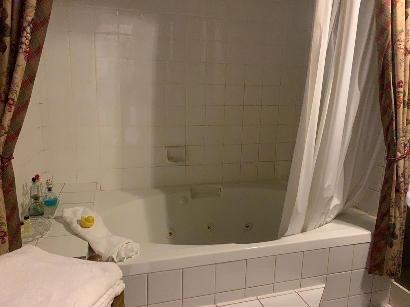 Queen Room with Spa Bath - Photo 5
