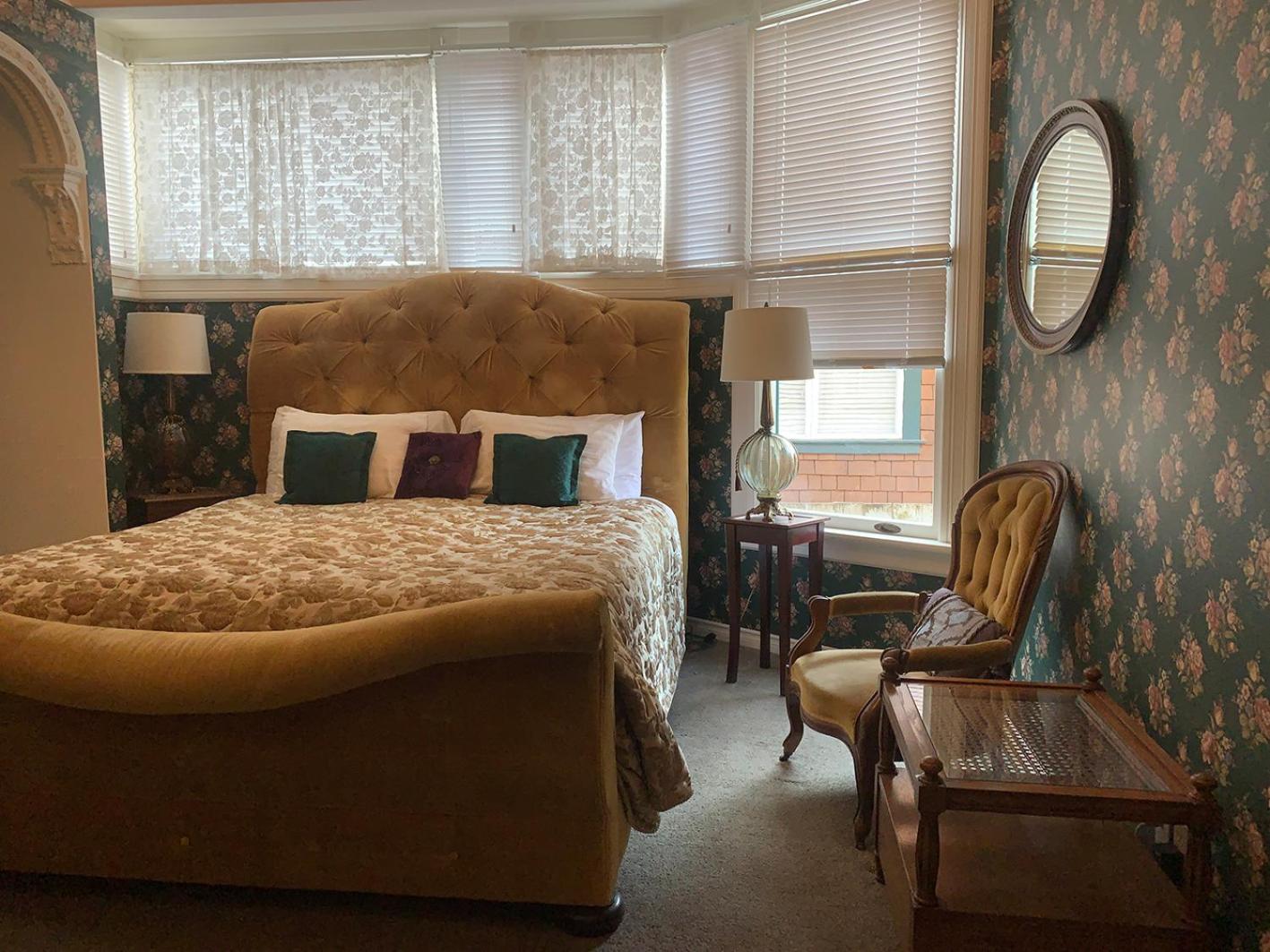 King Suite - Photo 5