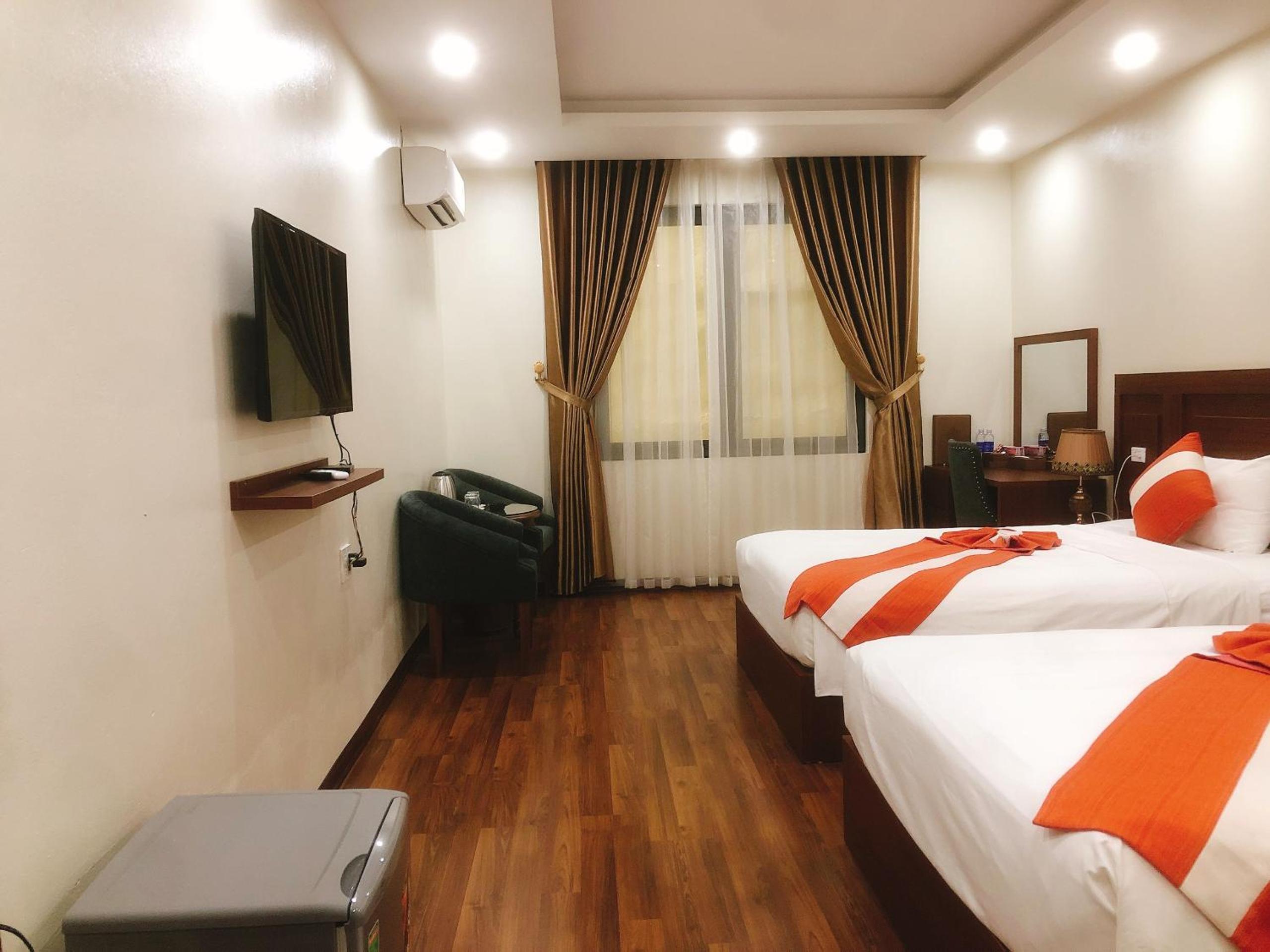 Standard Twin Room - Photo 2