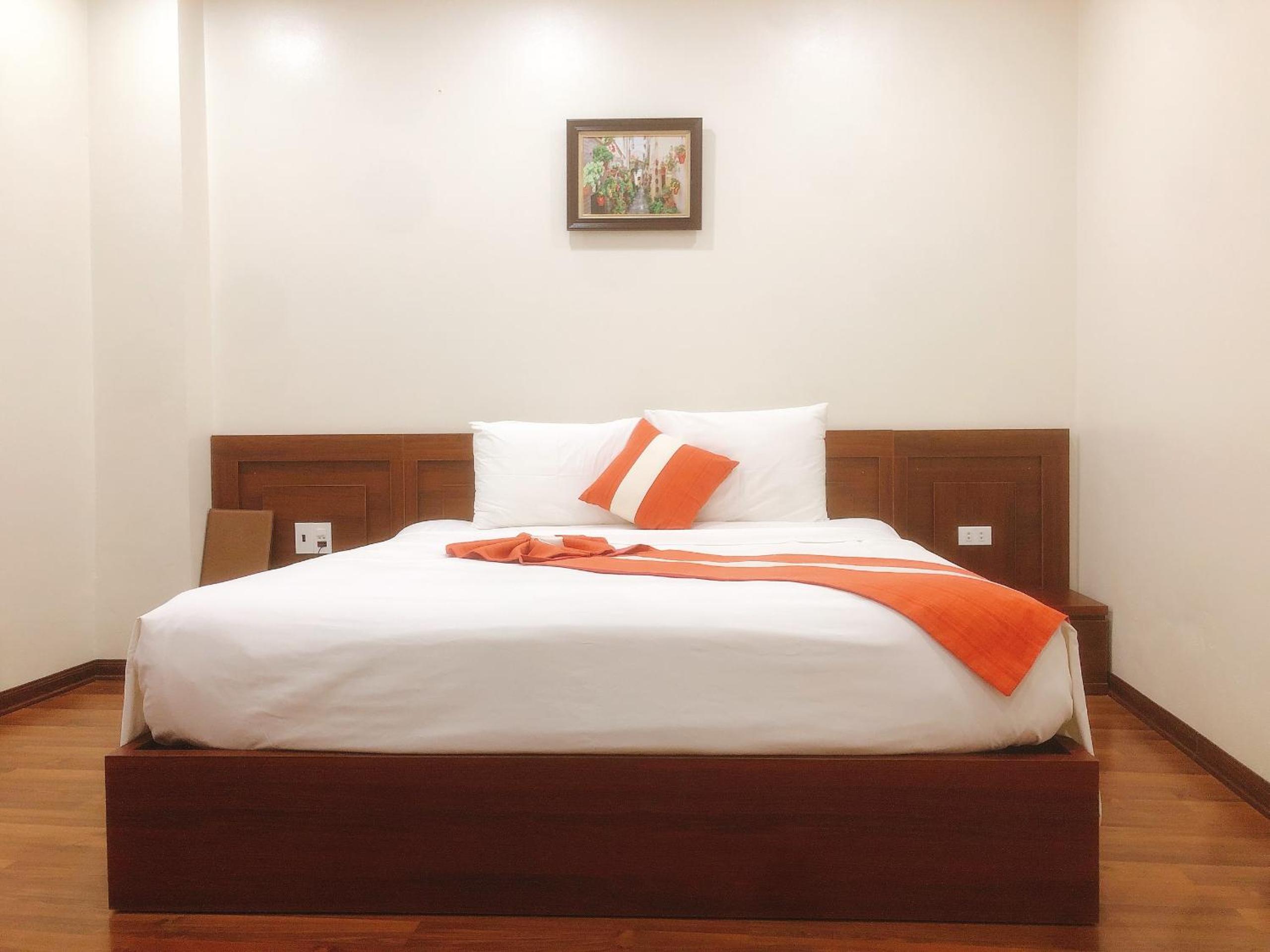 Standard Queen Room