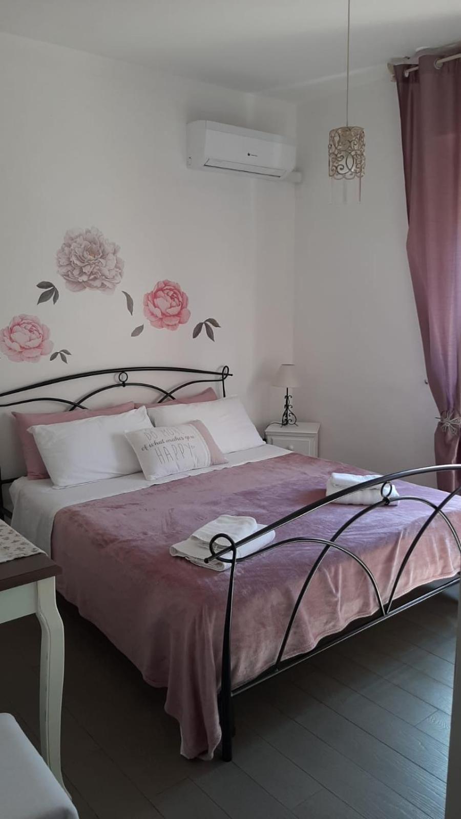 Budget Double or Twin Room - Photo 1