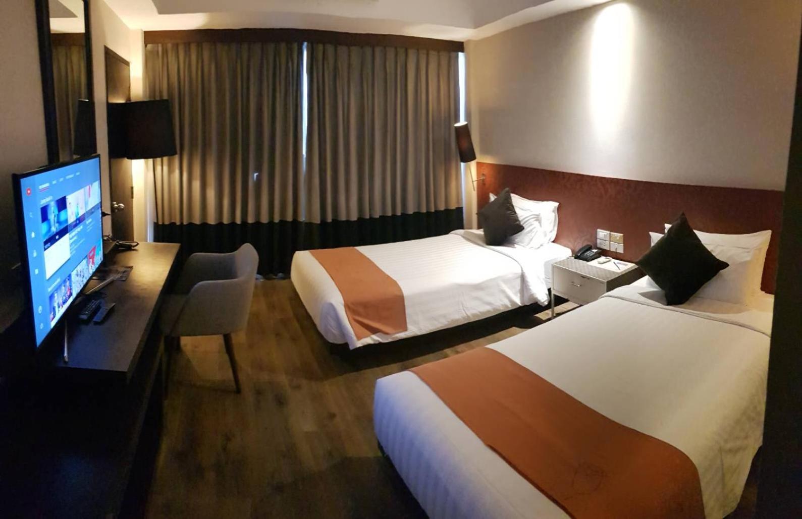Twin Room with Balcony - Late check out if available