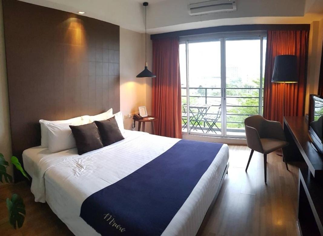 King Room with Balcony - Late check out if available