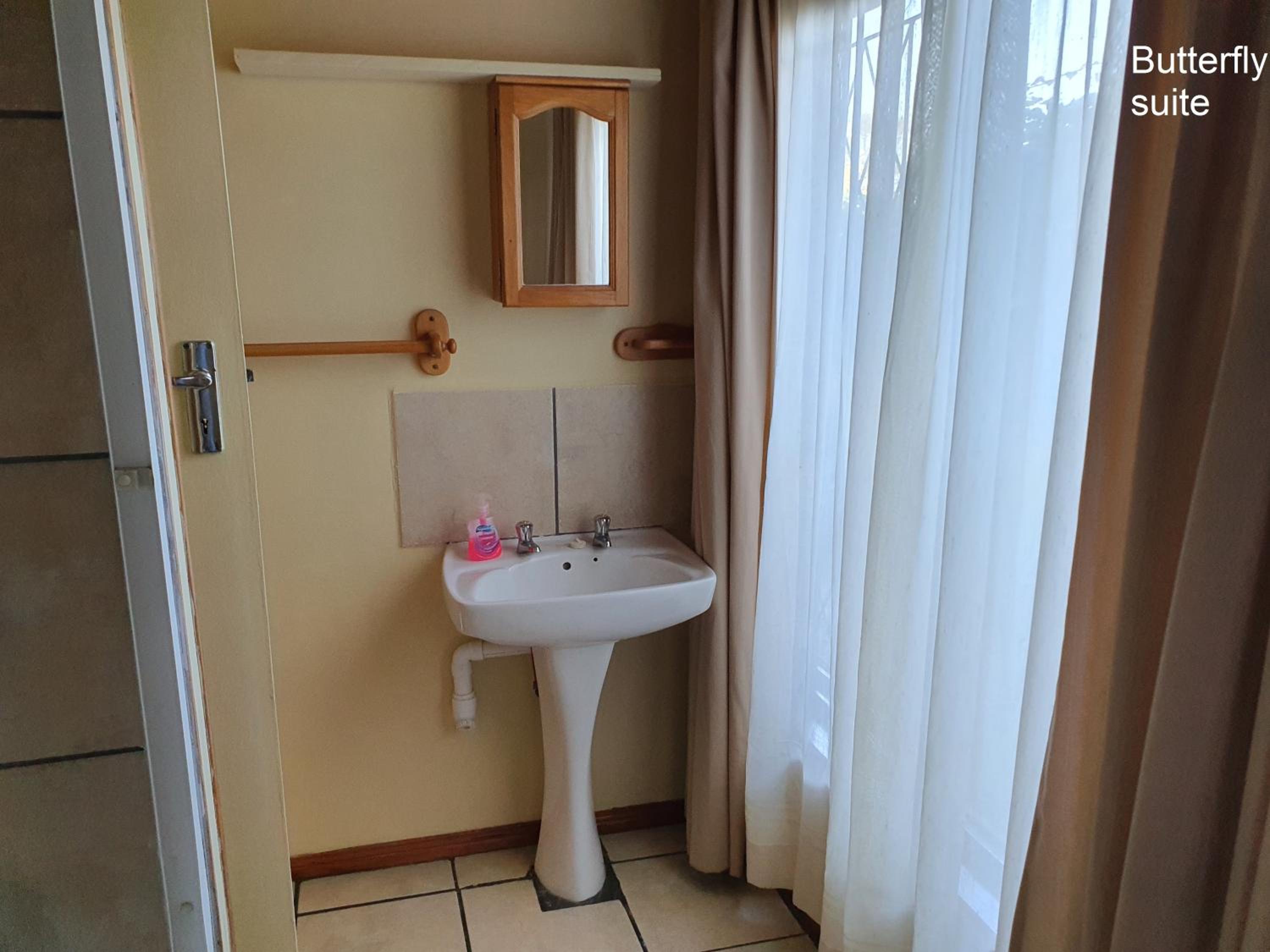 Double Suite - Photo 16