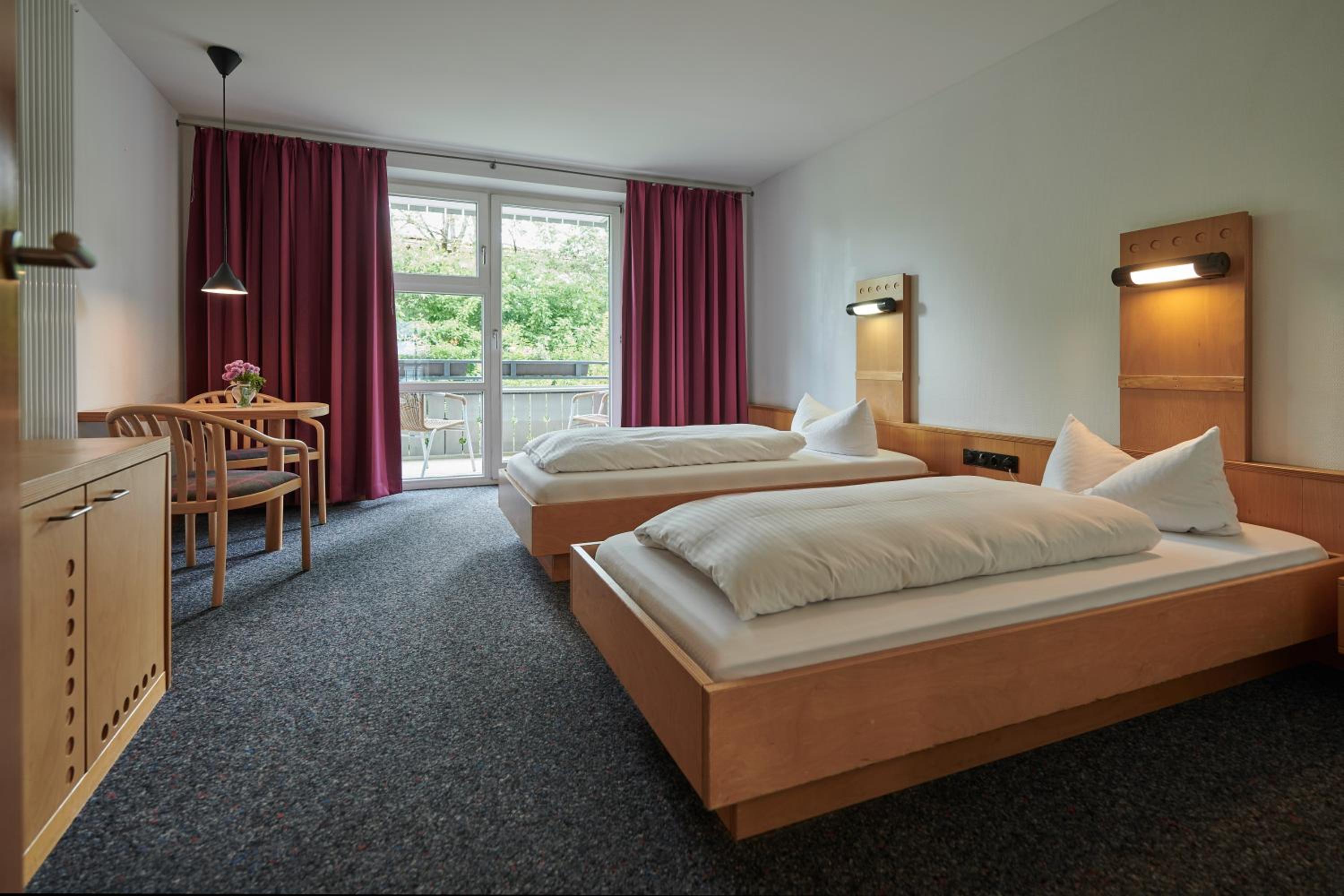 Budget Twin Room photo 2