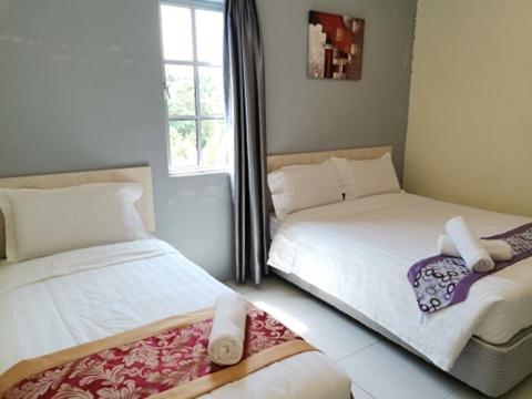 Triple Room with Private Bathroom