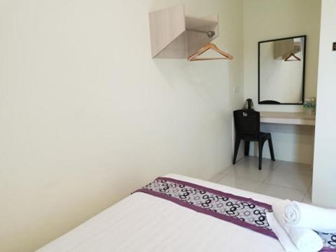 Triple Room with Private Bathroom photo 2