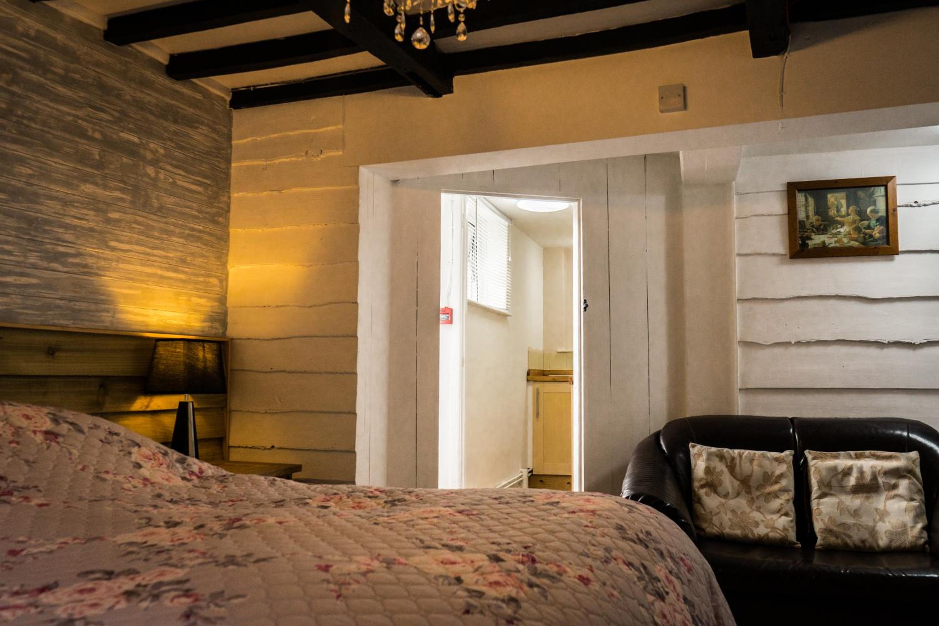 Deluxe King Room photo 3