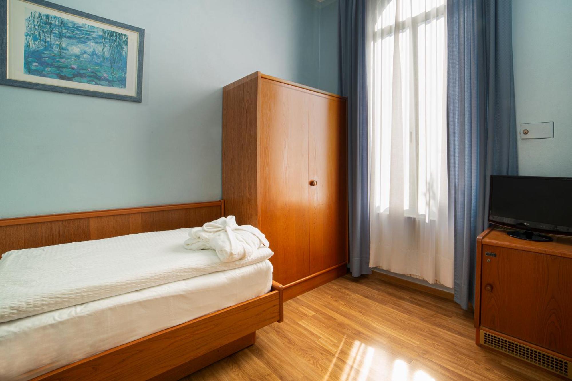 Single Room photo 2