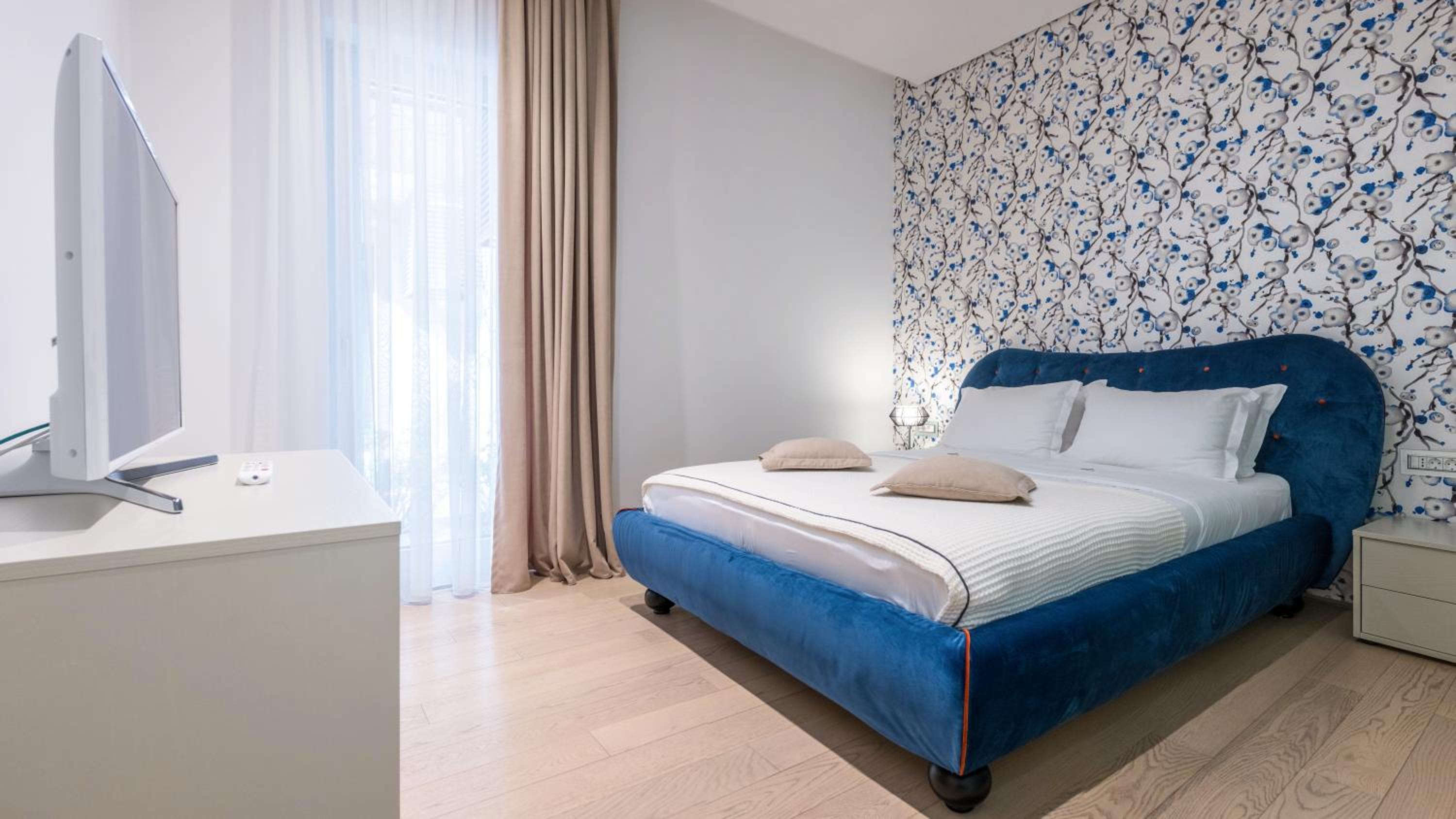 One-Bedroom Apartment with Sea View