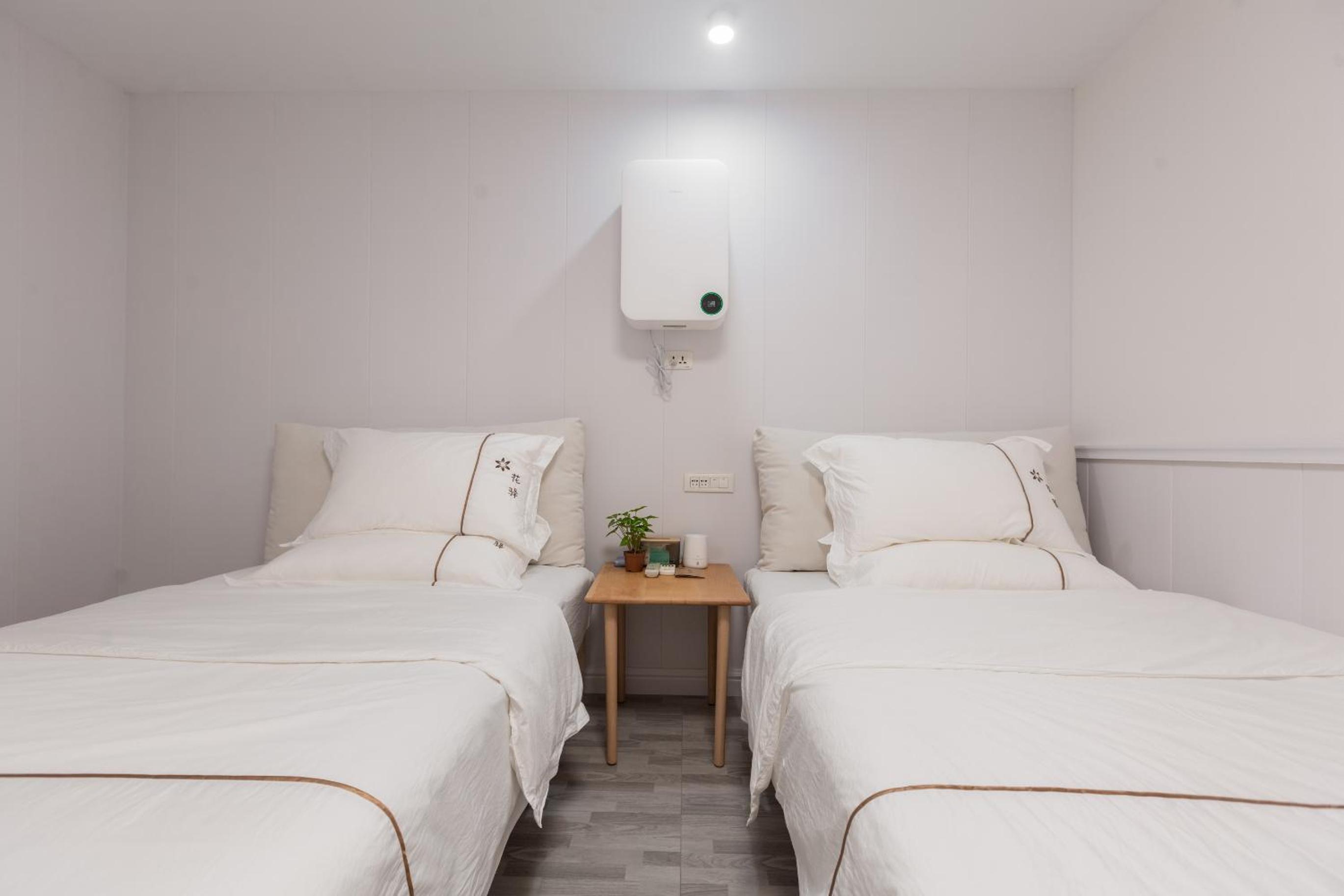 Budget Twin Room photo 3