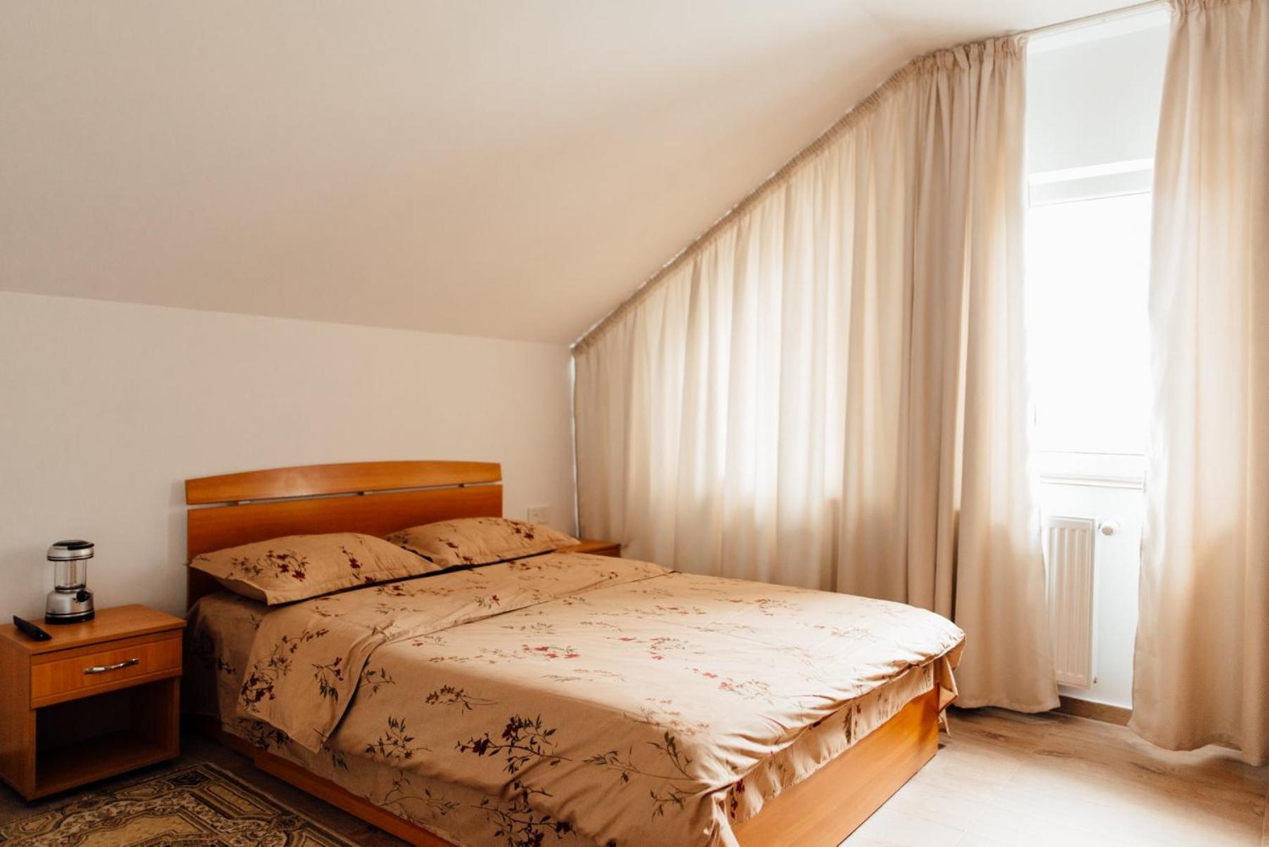 Three-Bedroom Apartment - Photo 4