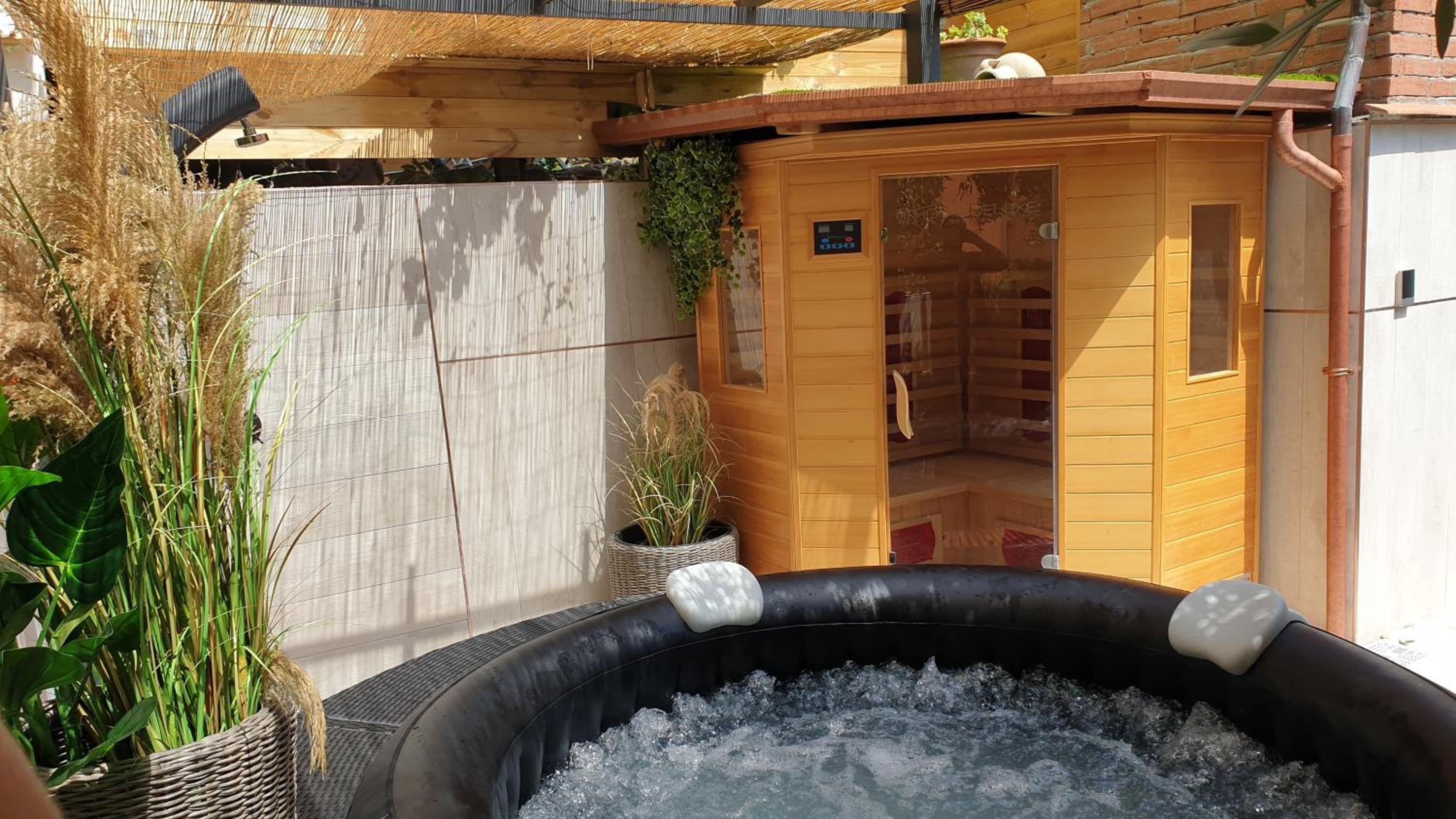 Queen Room with Garden View and Exclusive Spa Access photo 2