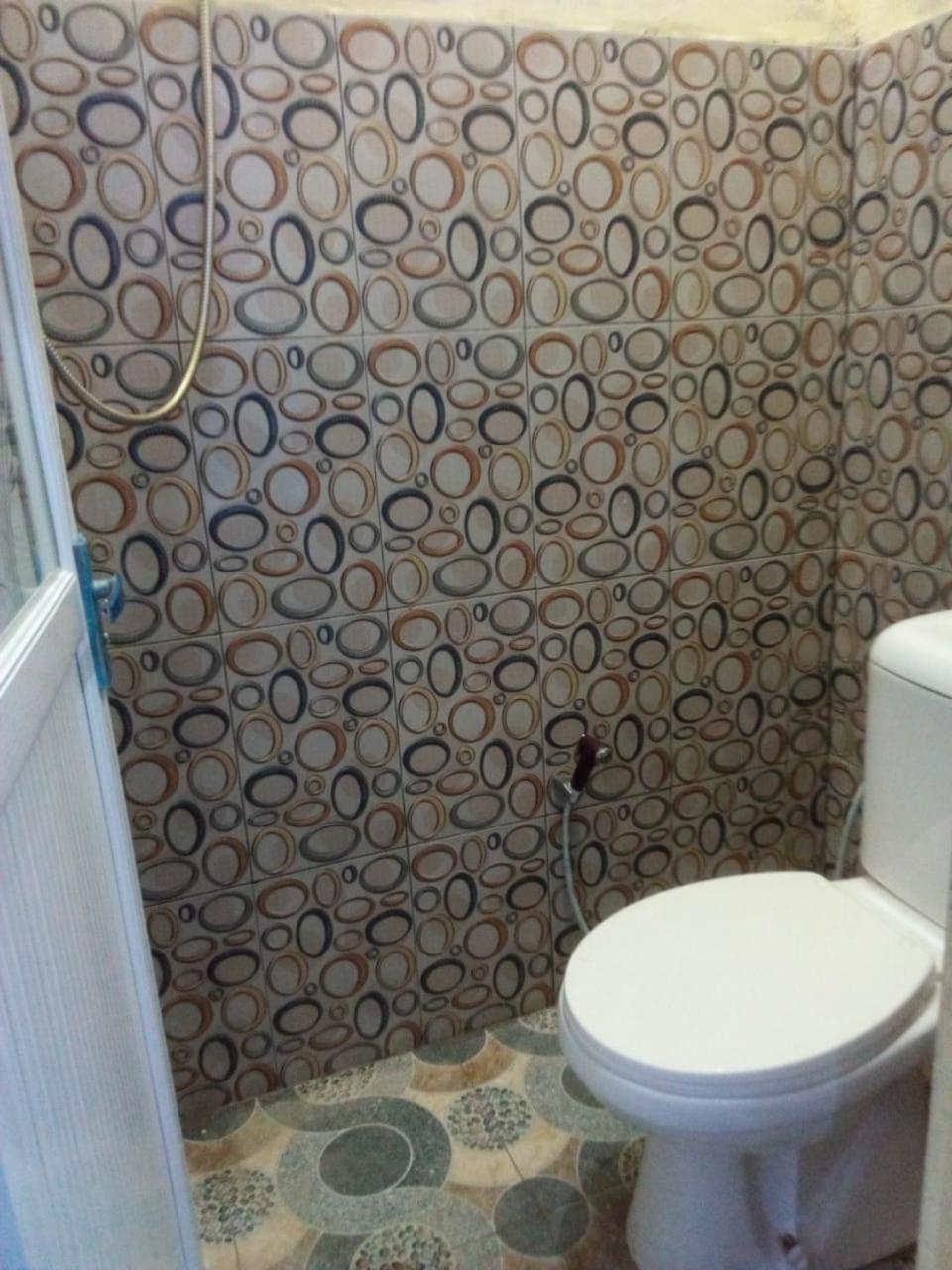 Double Room with Private Bathroom - Photo 2