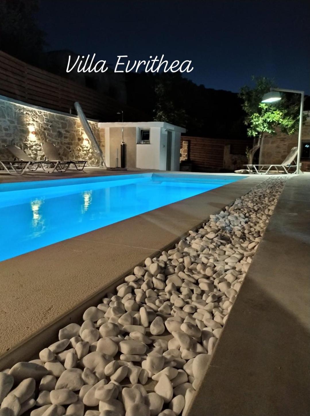 Villa with Sea View - Photo 2