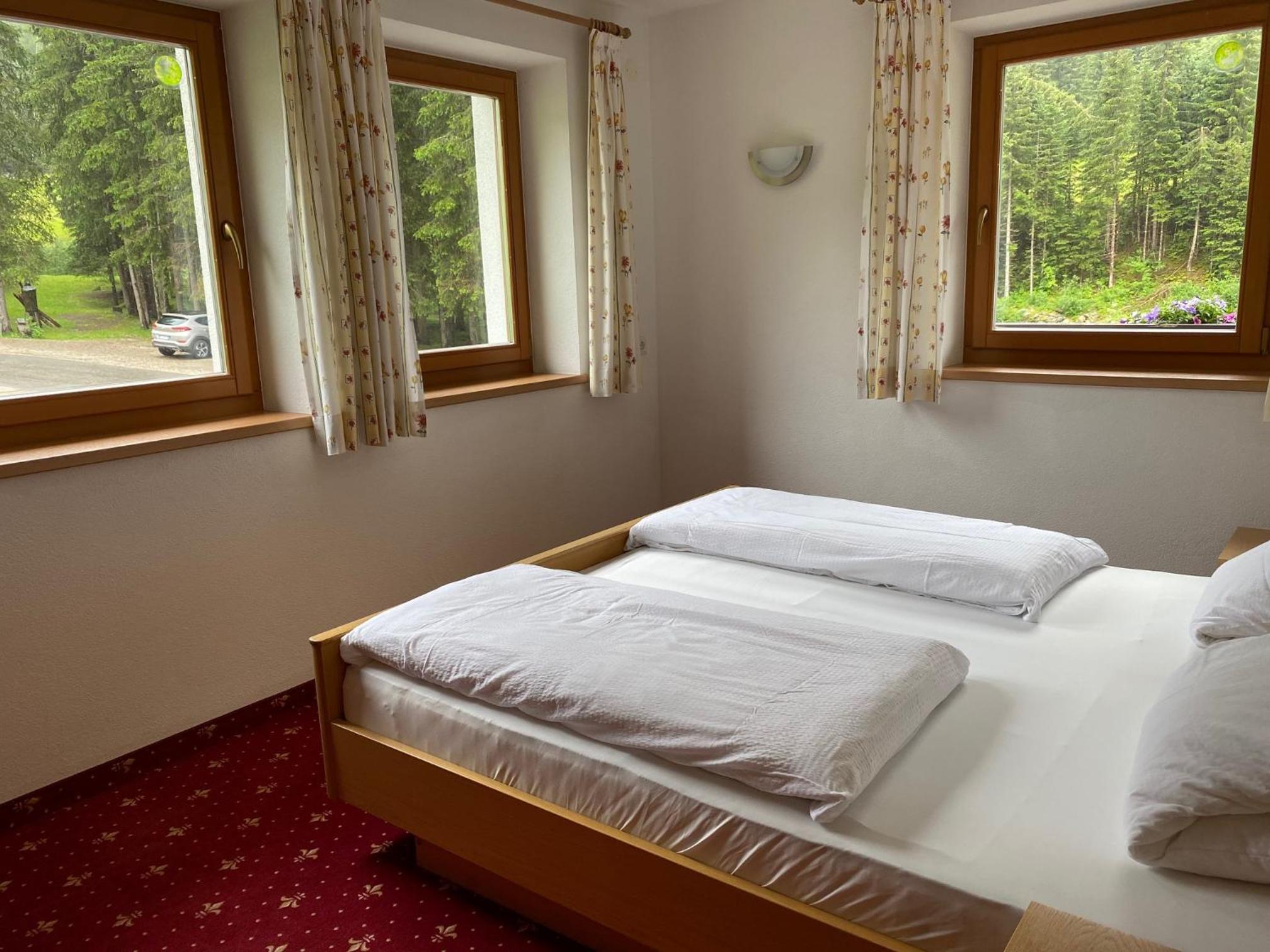 One-Bedroom Apartment with Balcony photo 1