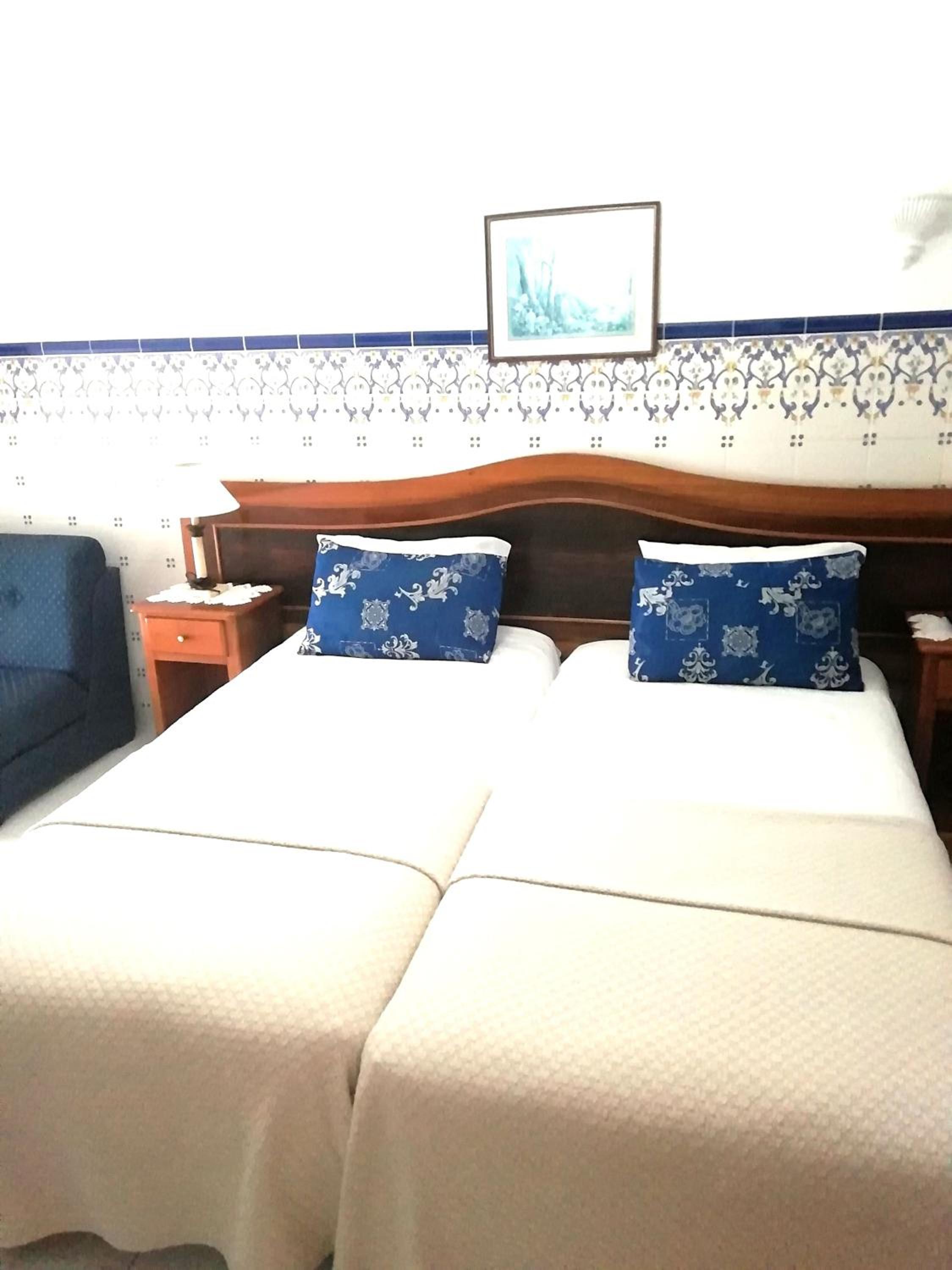 Twin Room - Photo 1