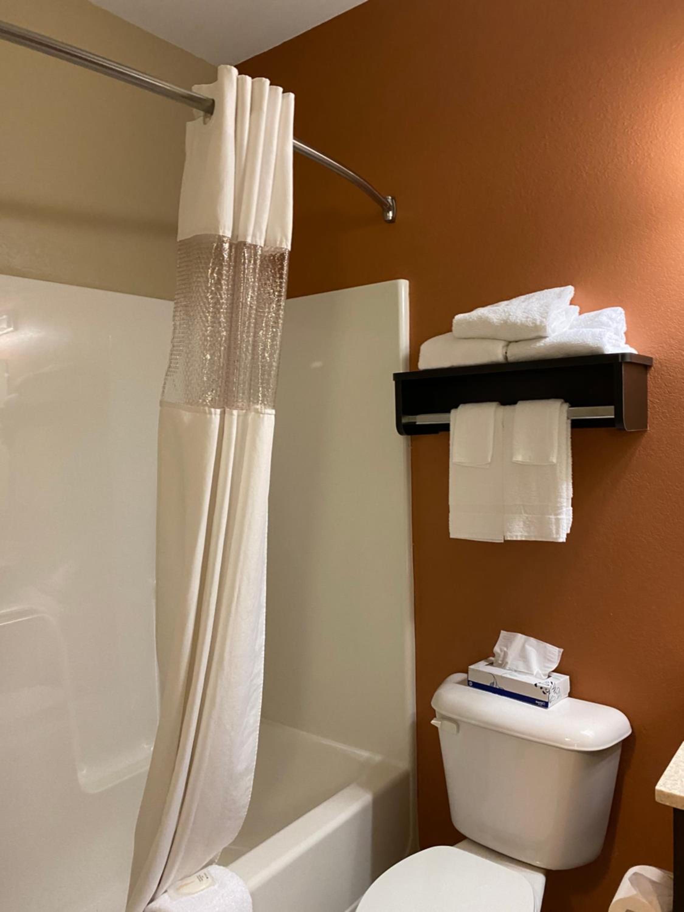 Efficiency Queen Room with Two Queen Beds - Non-Smoking/Pet Friendly photo 2